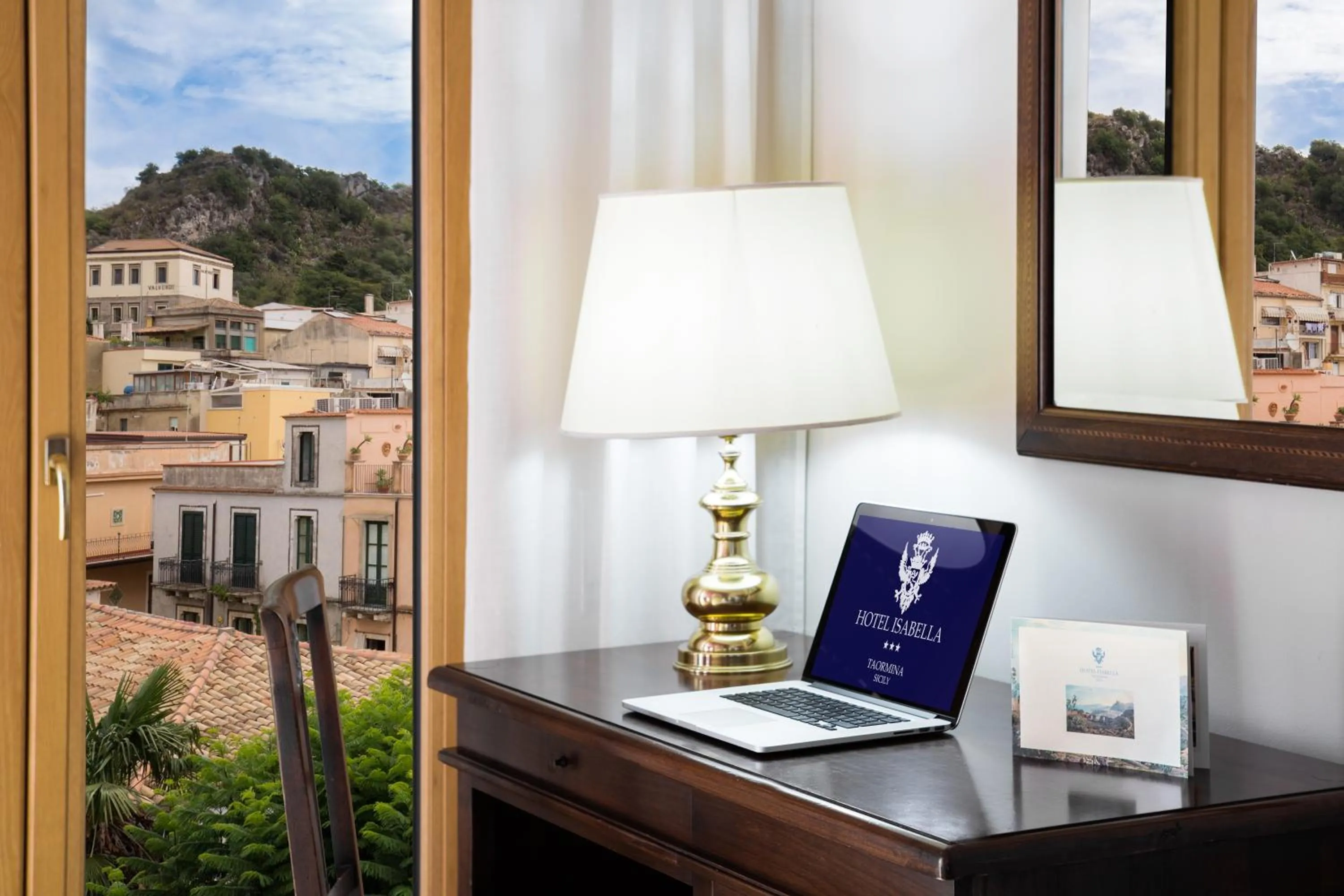 Classic Double or Twin Room with Balcony in Hotel Isabella