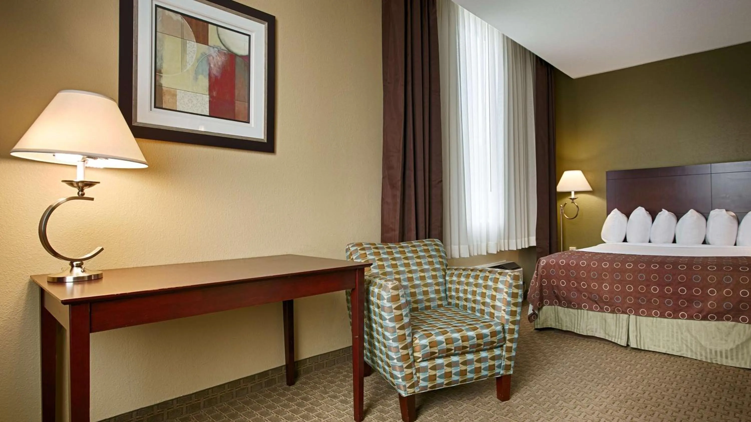 King Suite with Sofa Bed and Kitchenette - Non-Smoking in Best Western Airport Inn & Suites Cleveland