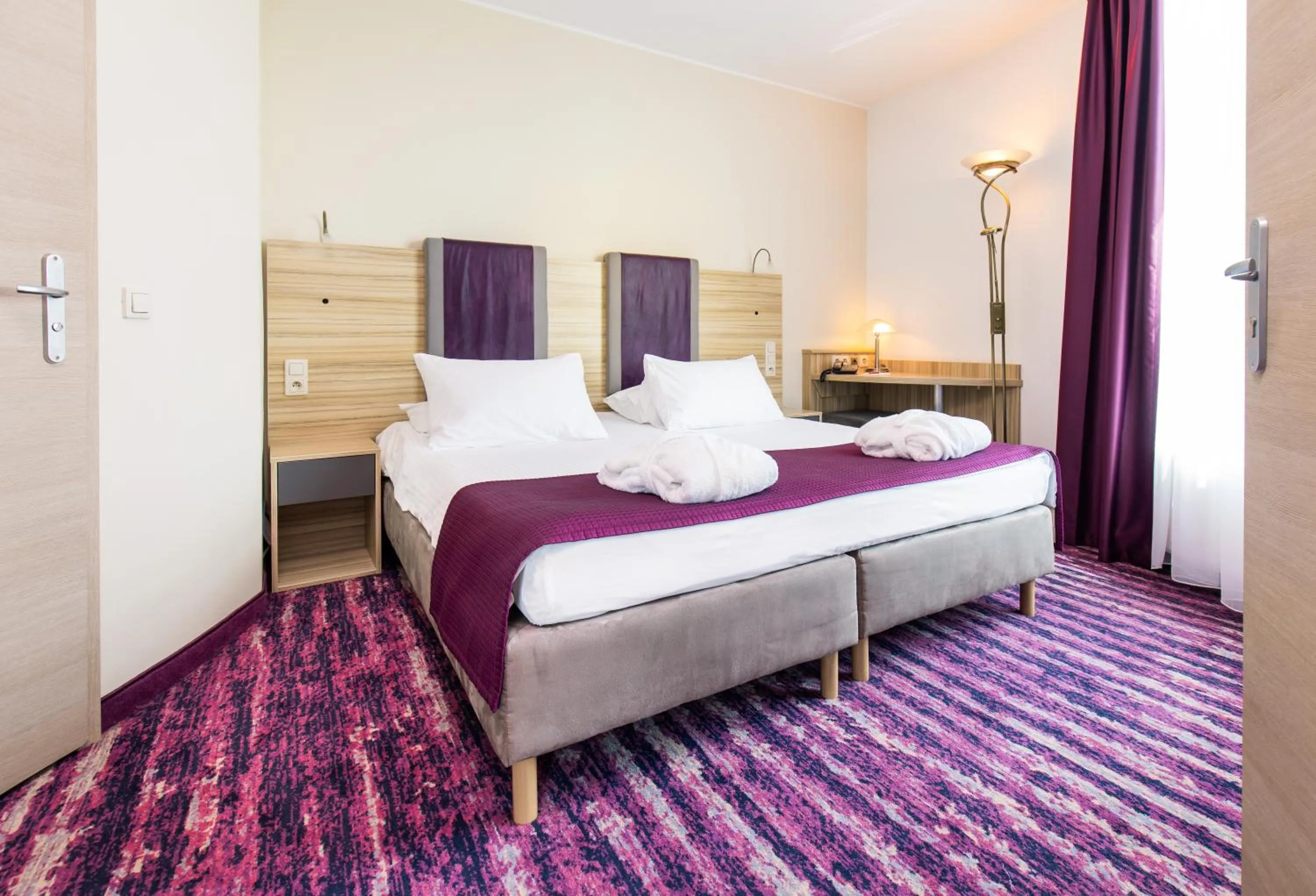 Standard Twin Room in Galaxy Hotel