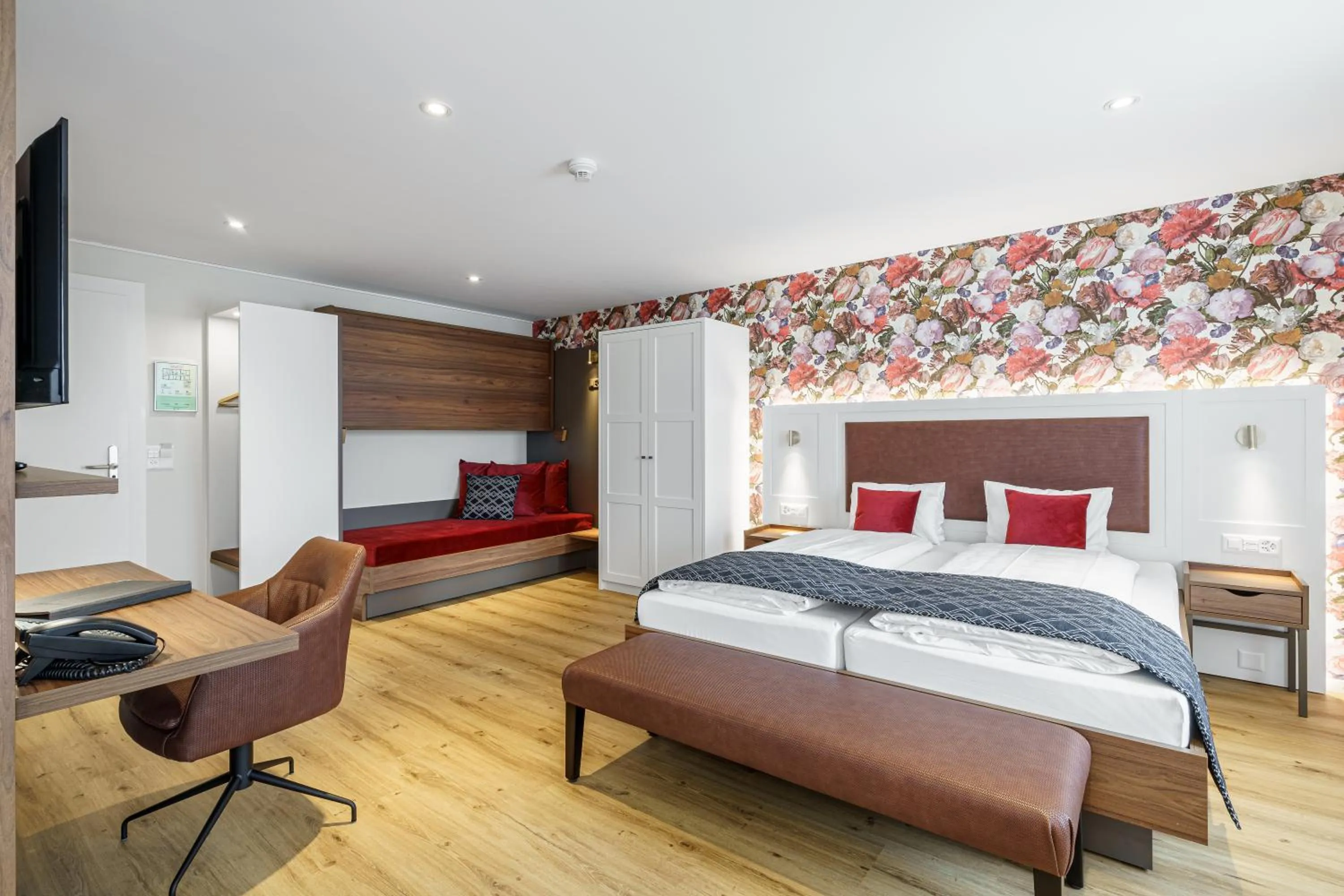 Junior Suite - single occupancy in Hotel Du Nord