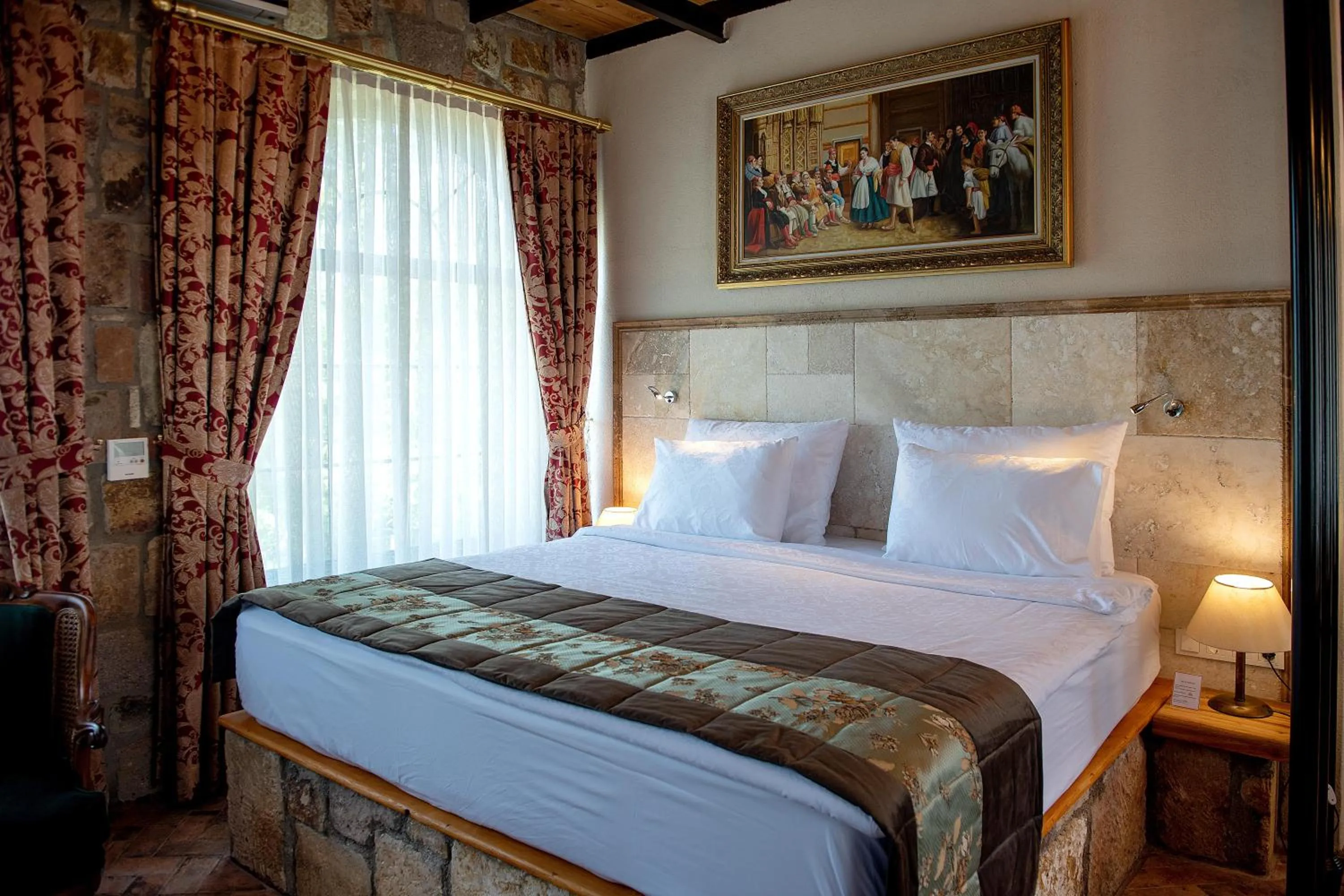 King Room with Lake View in Wineport Lodge Agva Riverside Hotel & Winery