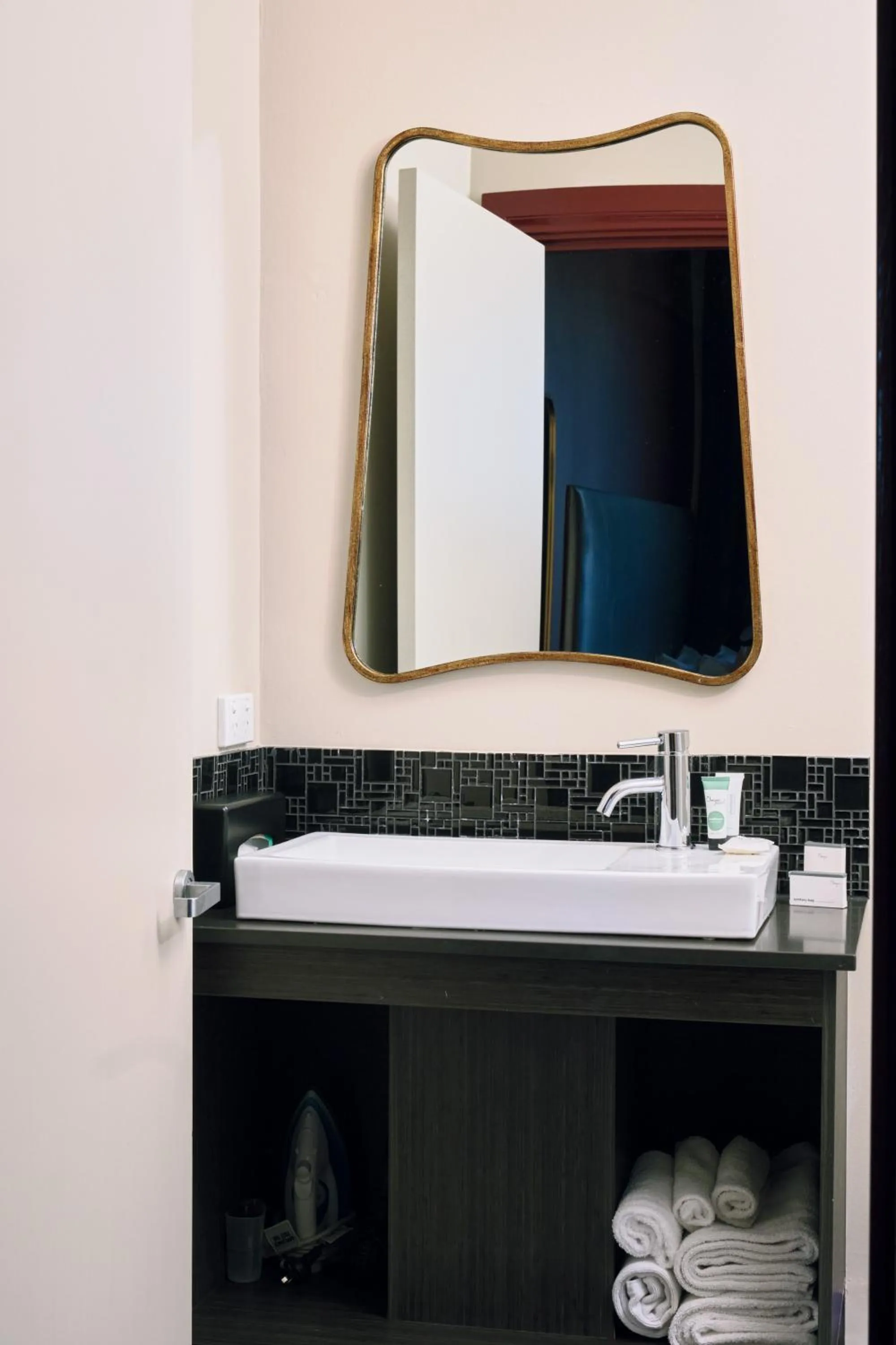 Superior King Suite in The Stirling Arms Hotel