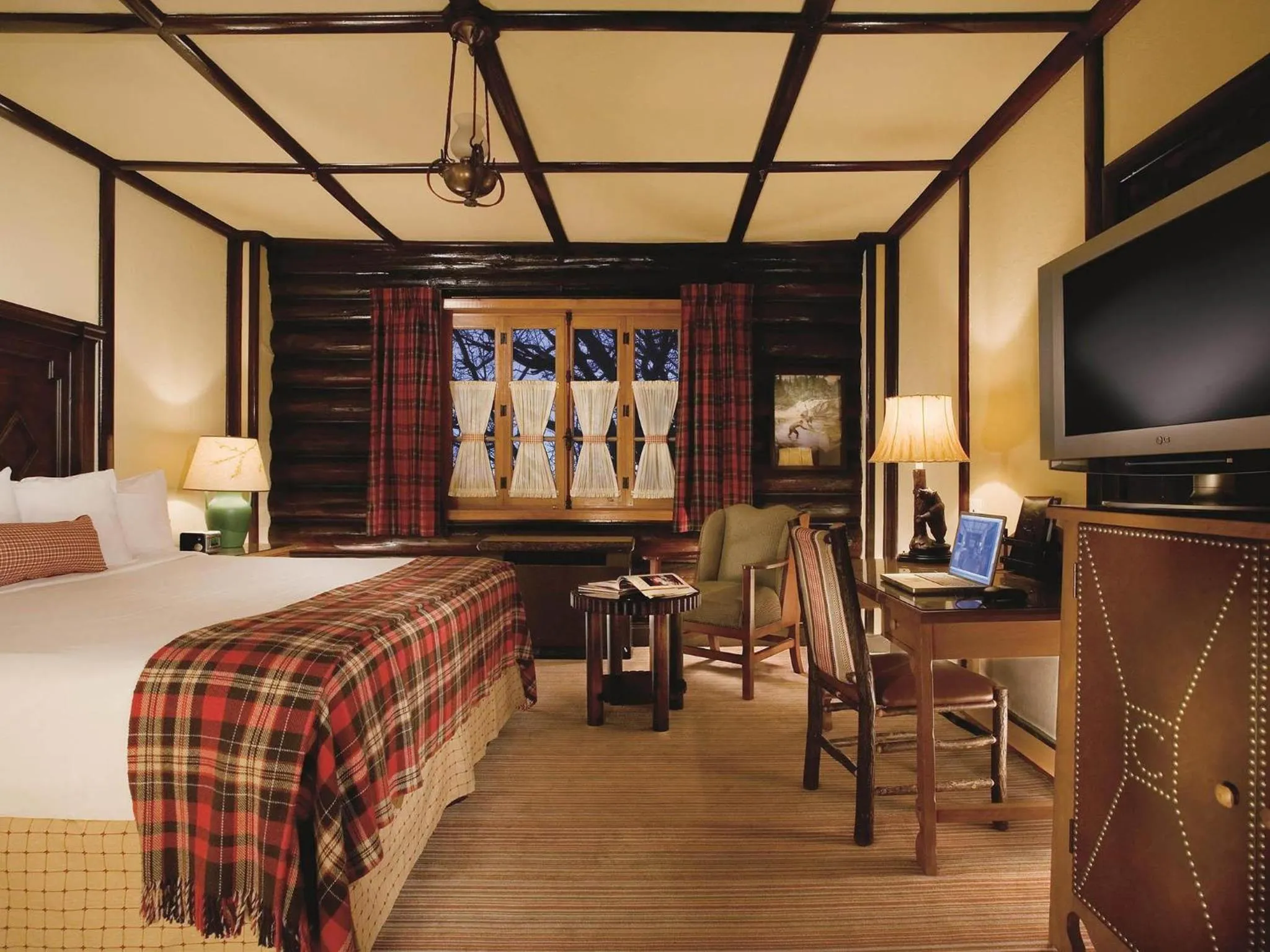 King Room in Fairmont Le Chateau Montebello