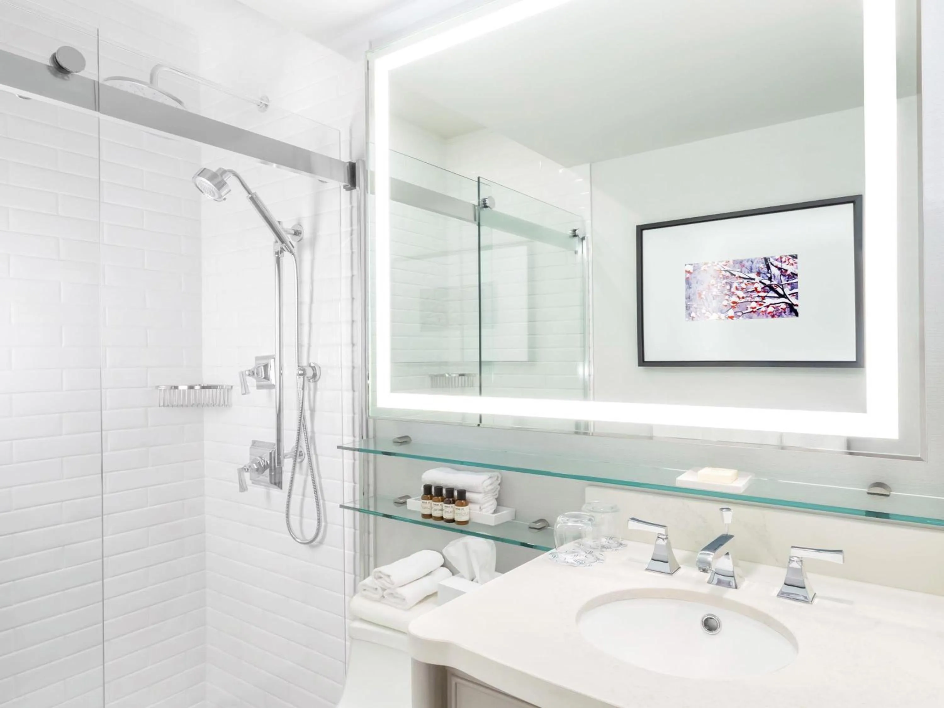 Deluxe Luxury King Room in Fairmont Le Chateau Montebello