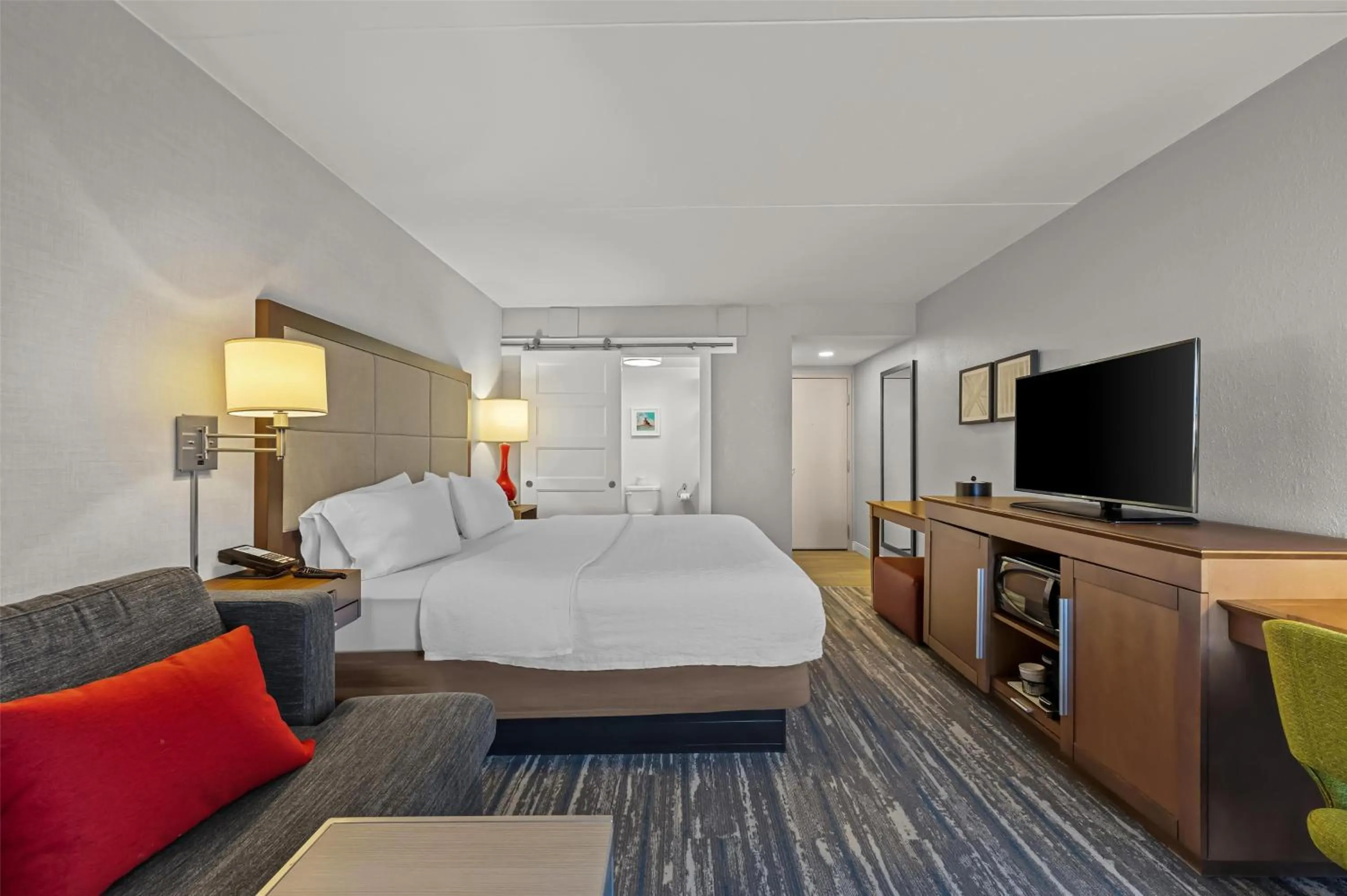 King Room with Sofa Bed and Study - Non-Smoking in Hampton Inn Toledo-South/Maumee