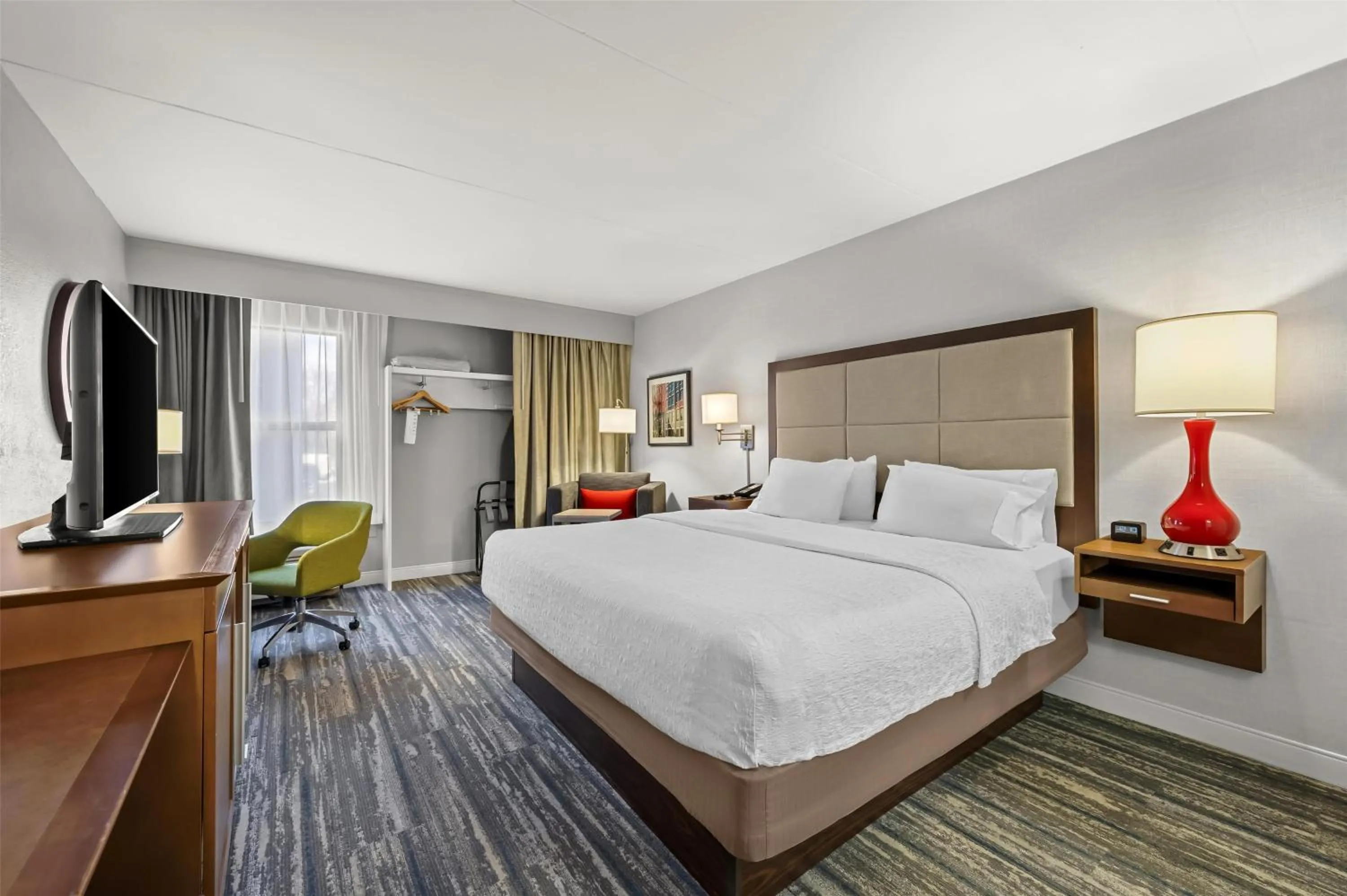 King Room with King Bed - Non-Smoking in Hampton Inn Toledo-South/Maumee