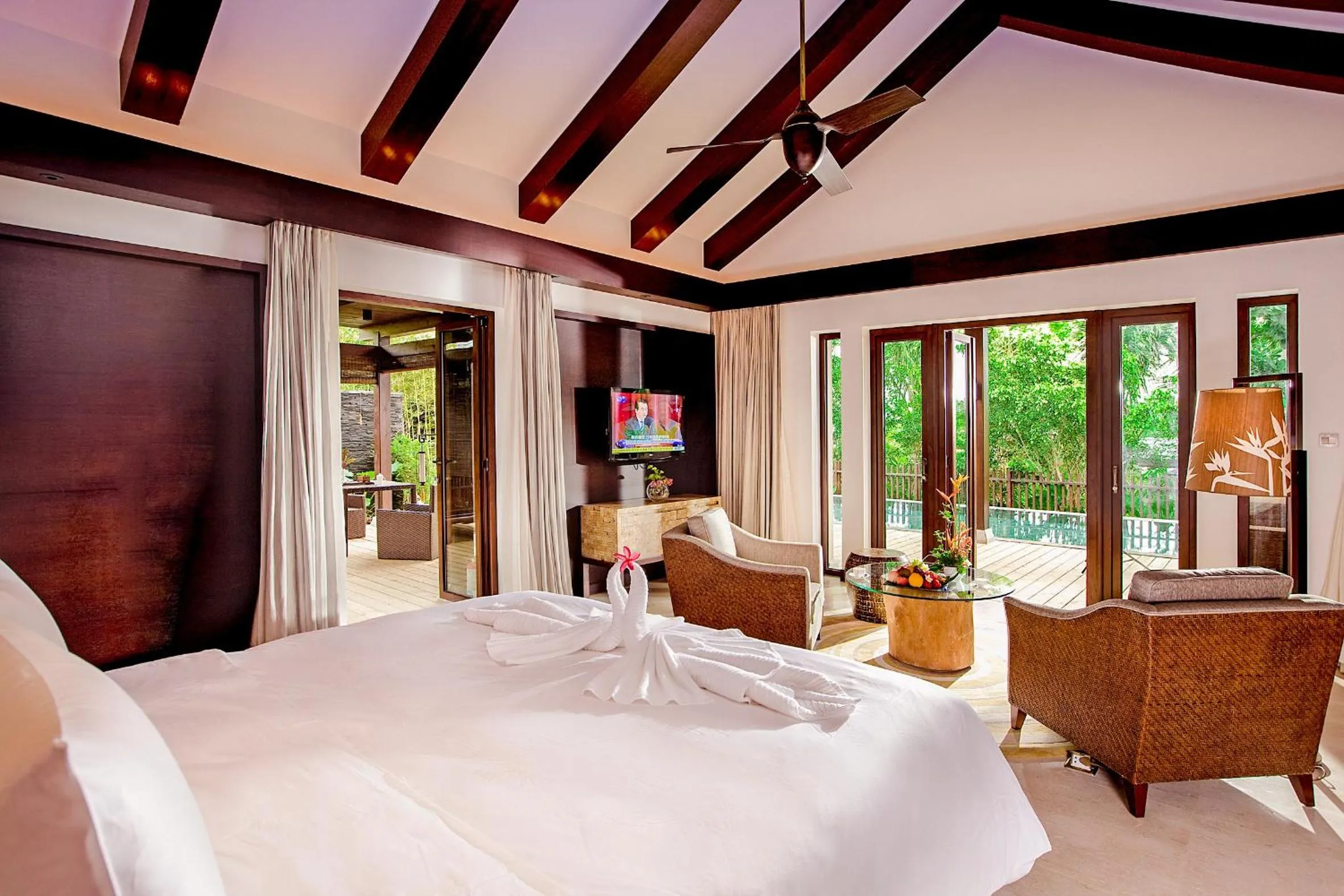 Premier One-Bedroom Villa with Private Pool and Oceanfront in Narada Resort & Spa Perfume Bay Sanya - All Villas
