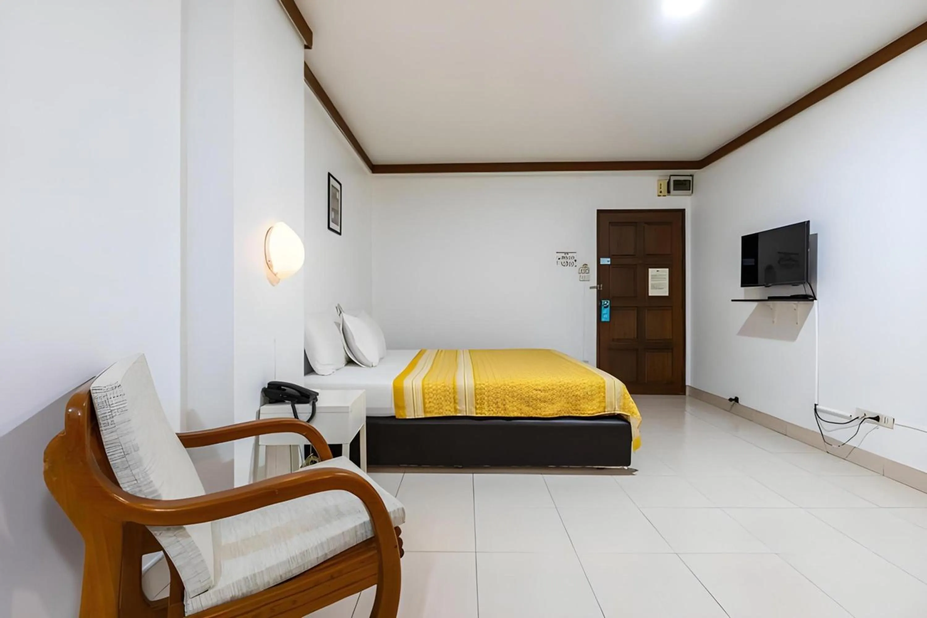 Suite in Collection O Howard Square Boutique Hotel