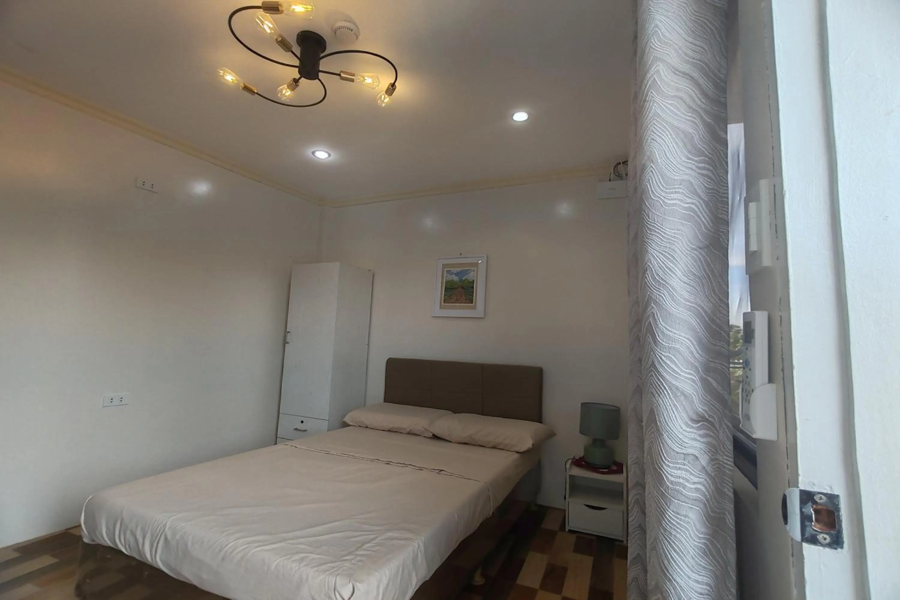Deluxe Double Room in Intoy's Place Panglao near Beach