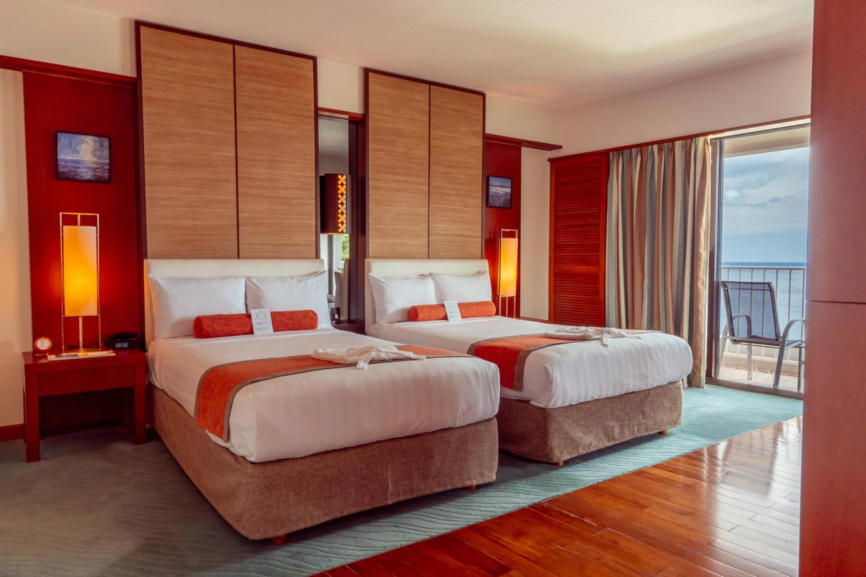 Ocean Front Premier Suite with Lounge access (Breakfast at Lounge, includes child) in Hotel Nikko Guam