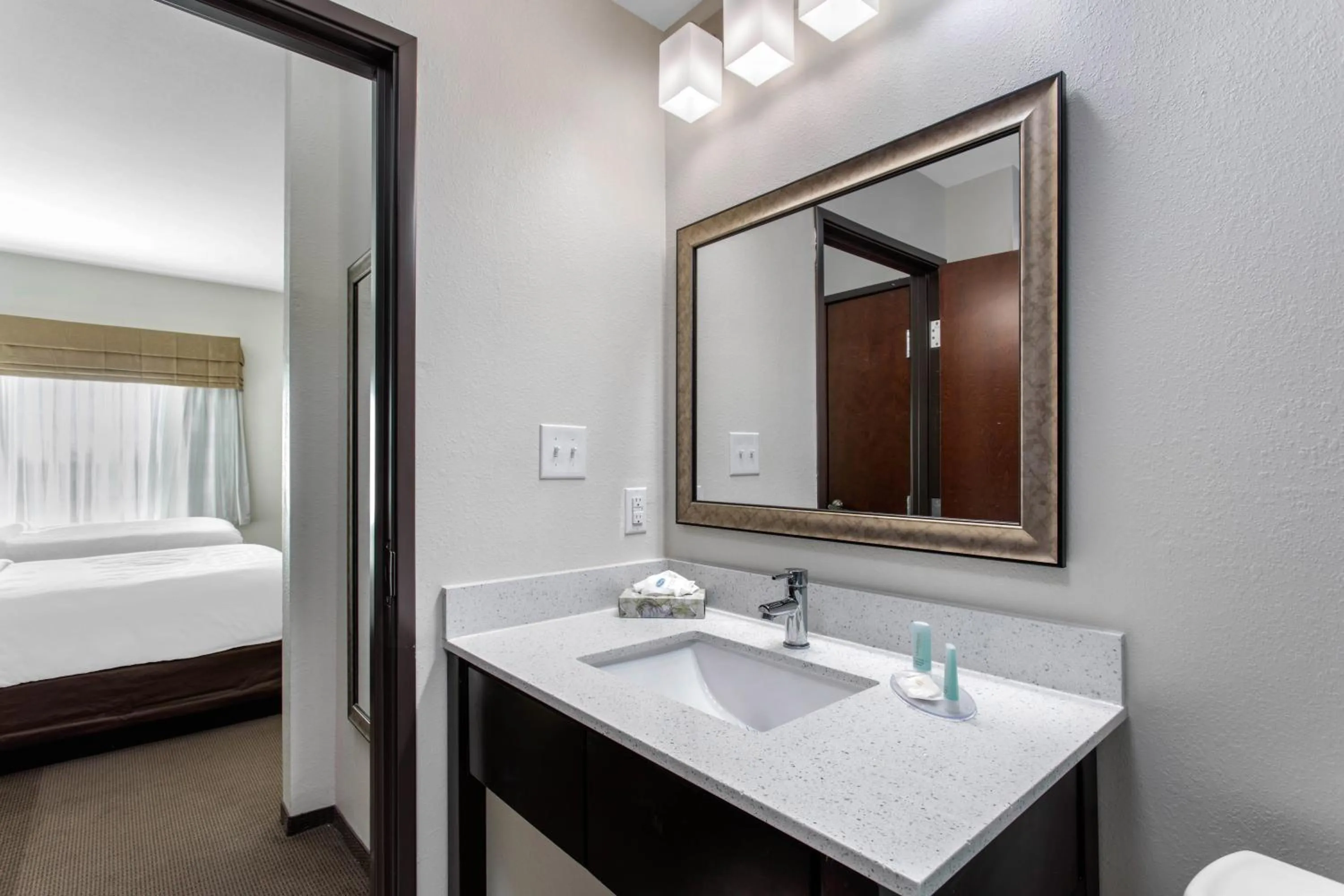 King Suite - Accessible/Non-Smoking in Sleep Inn Big Spring North I-20