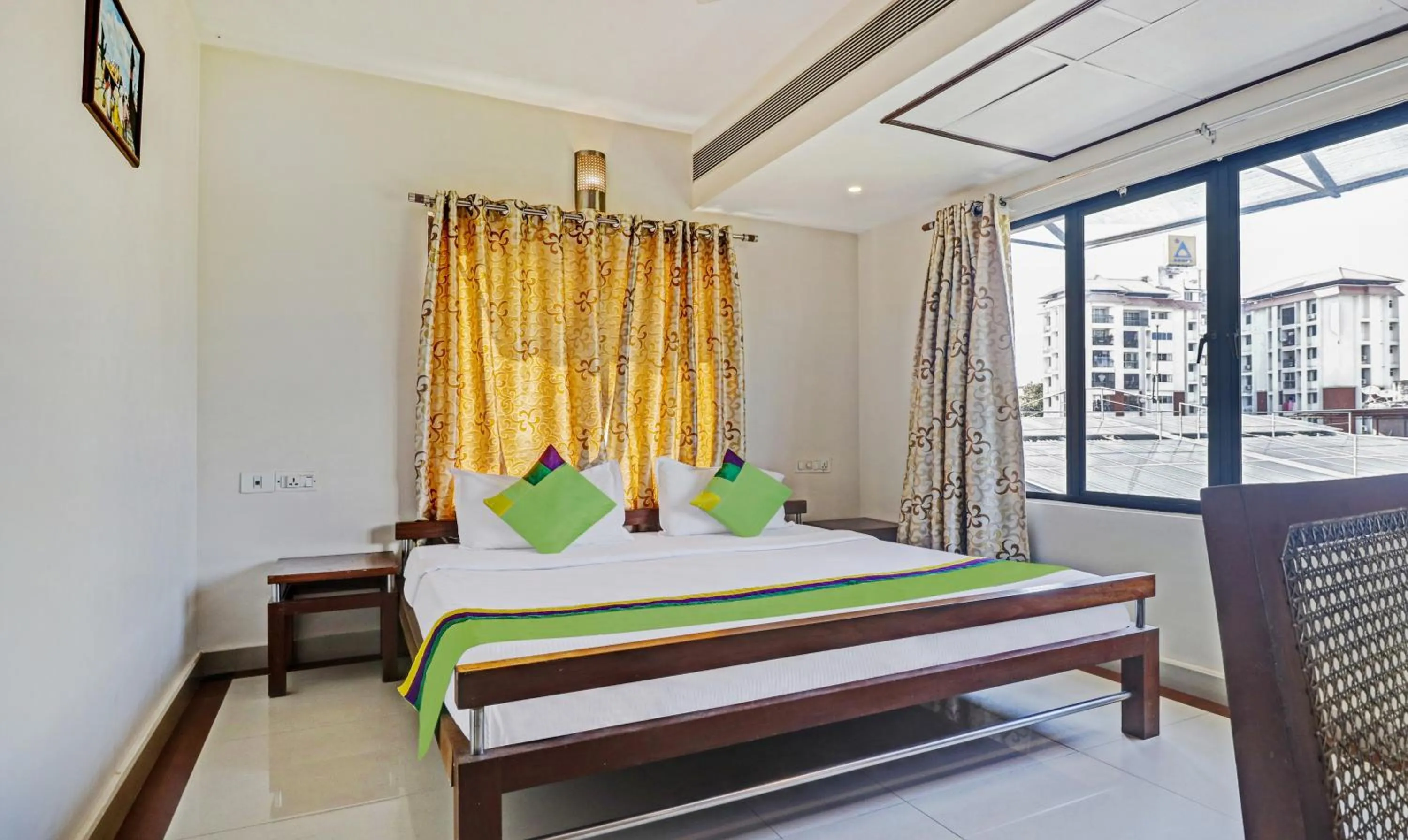 Standard Double Room - single occupancy in Treebo Time Square Marine Drive