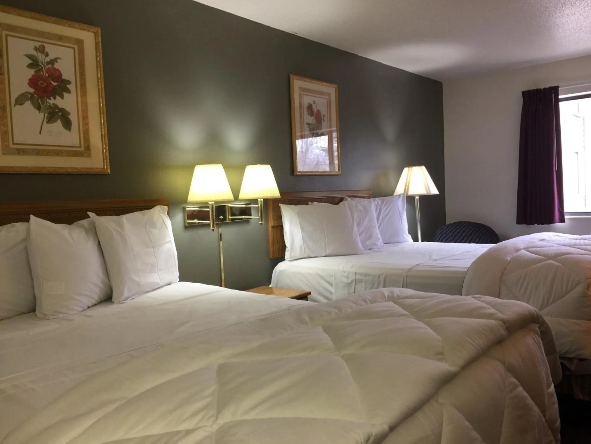 Double Room with Two Double Beds in Amerihost Inn & Suites Fulton