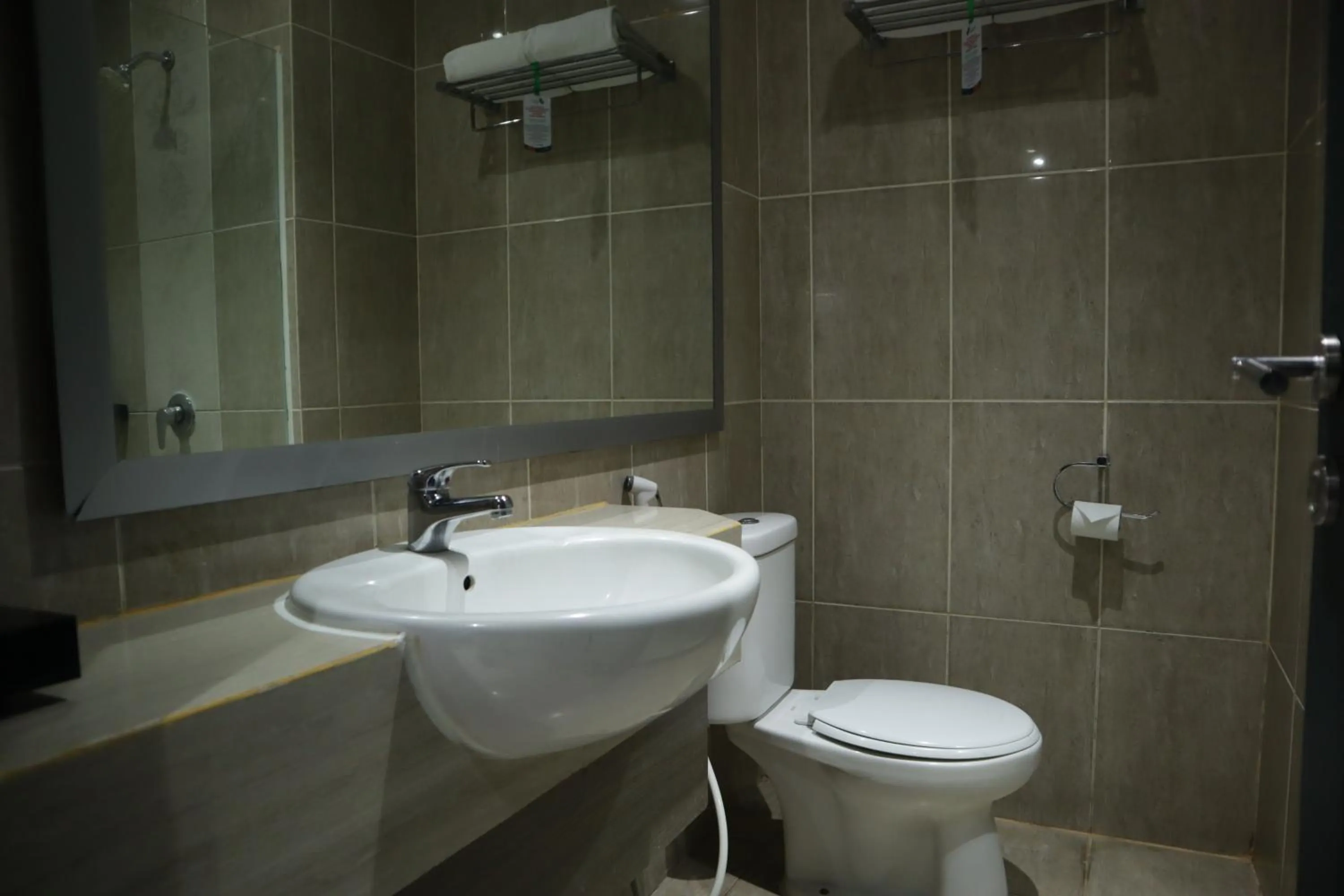 Deluxe Twin Room - Smoking in Hotel Dafam Semarang