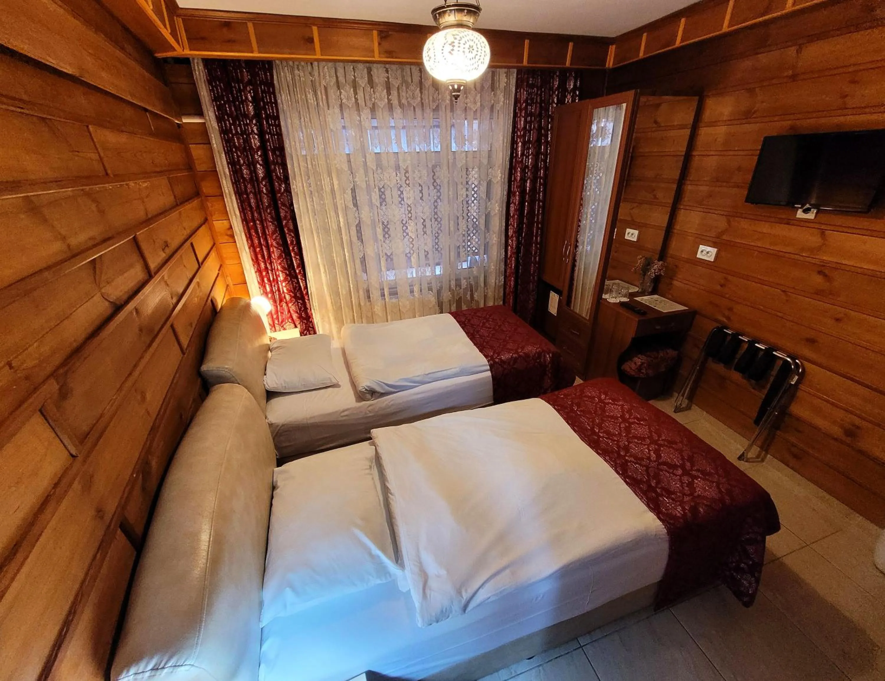 Economy Twin Room in Marmara Guesthouse