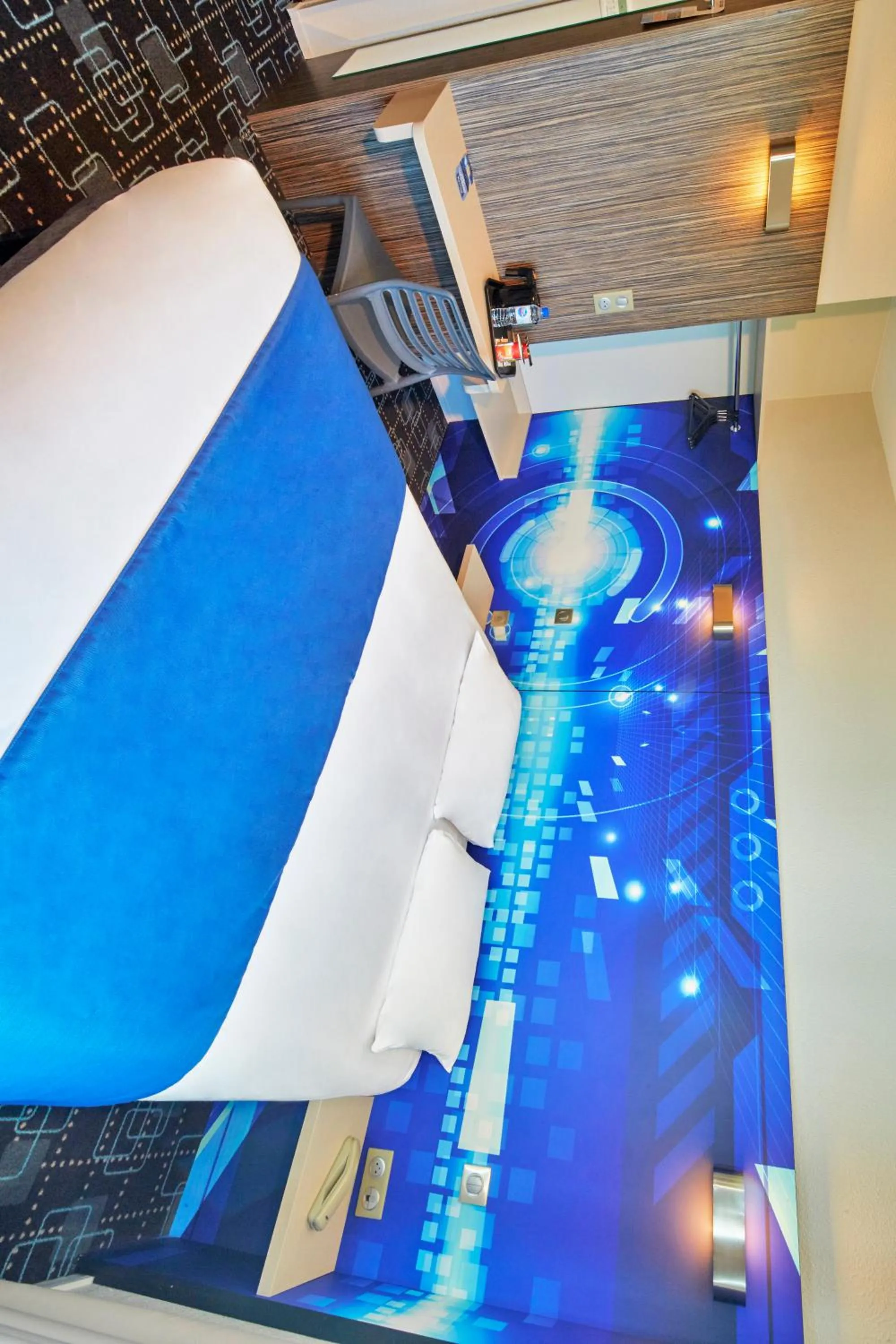 Triple Room in Kyriad Poitiers Jules Verne Site du Futuroscope