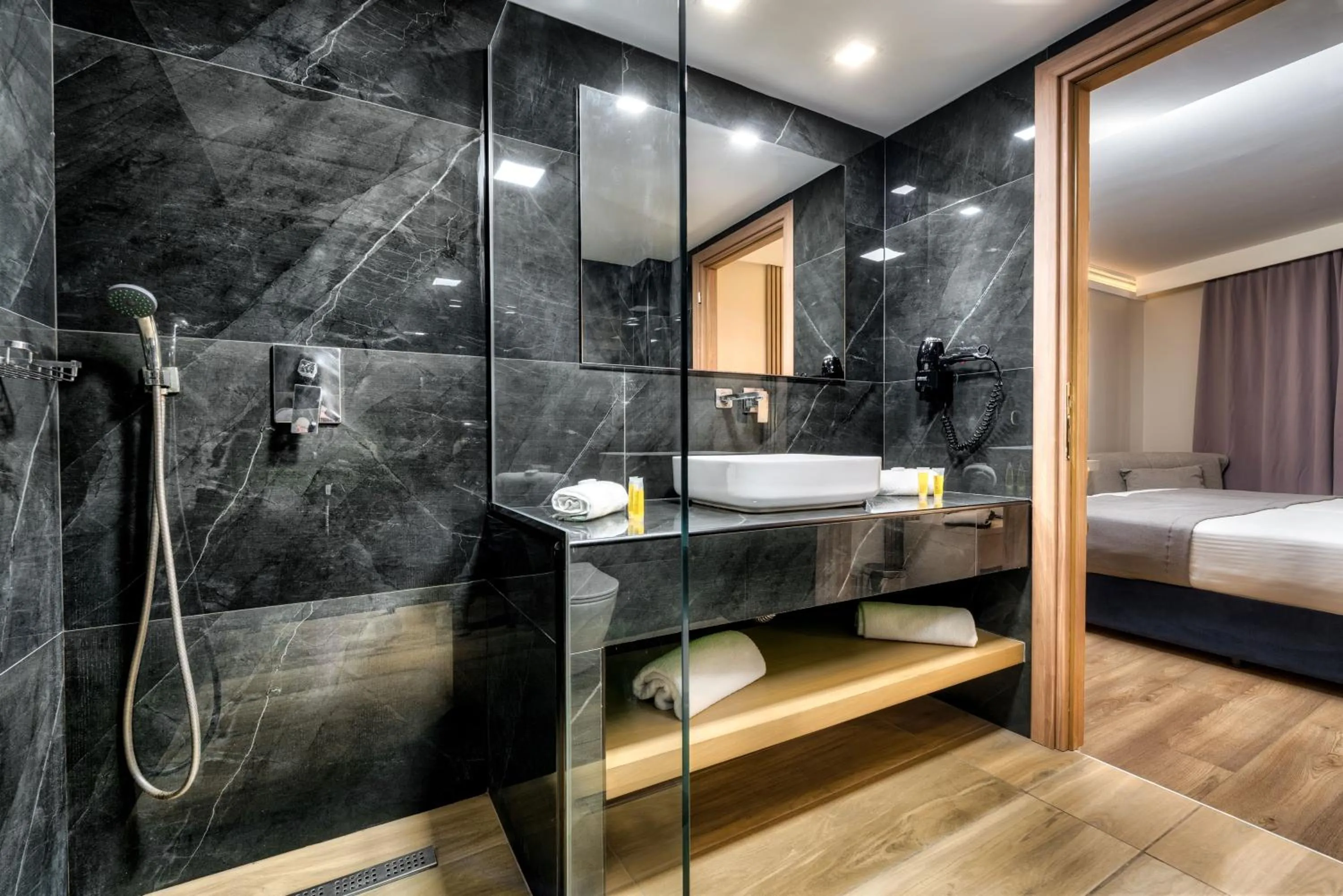 Twin Room with Mountain View in Palatino Hotel