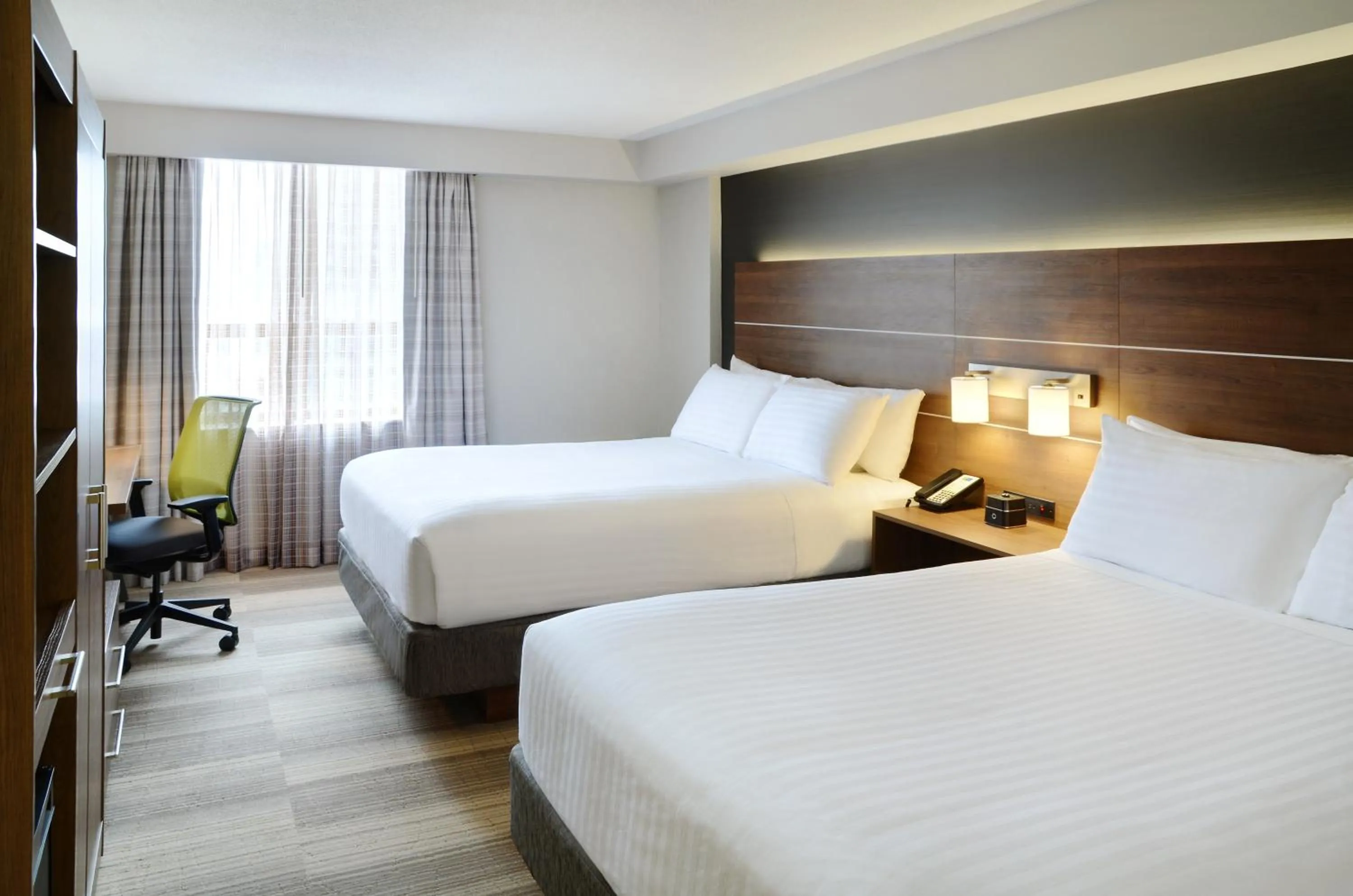 Standard Room in Holiday Inn Express Toronto Downtown by IHG