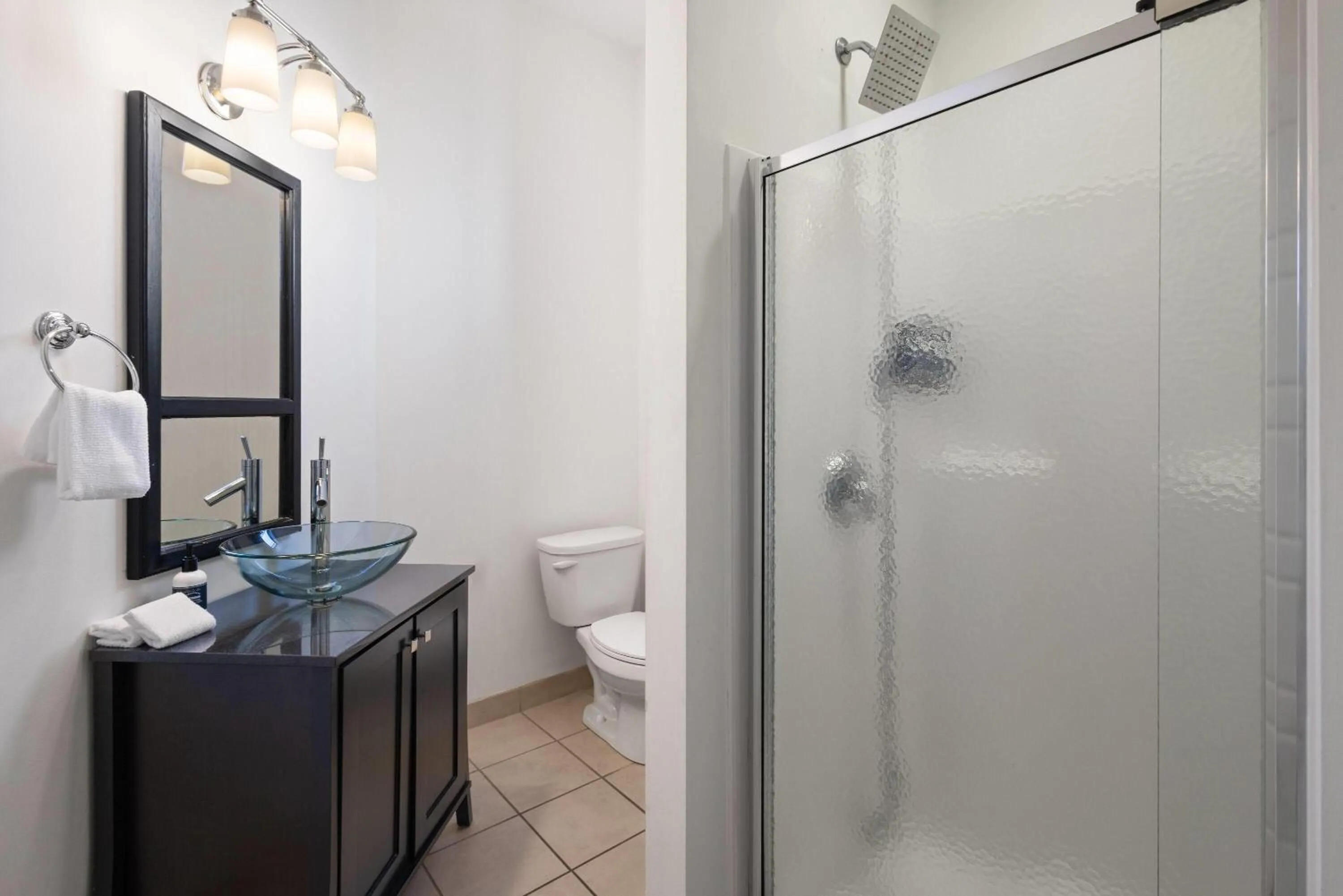 Deluxe King Room - Non-Smoking in Hotel Brexton, Trademark Collection by Wyndham