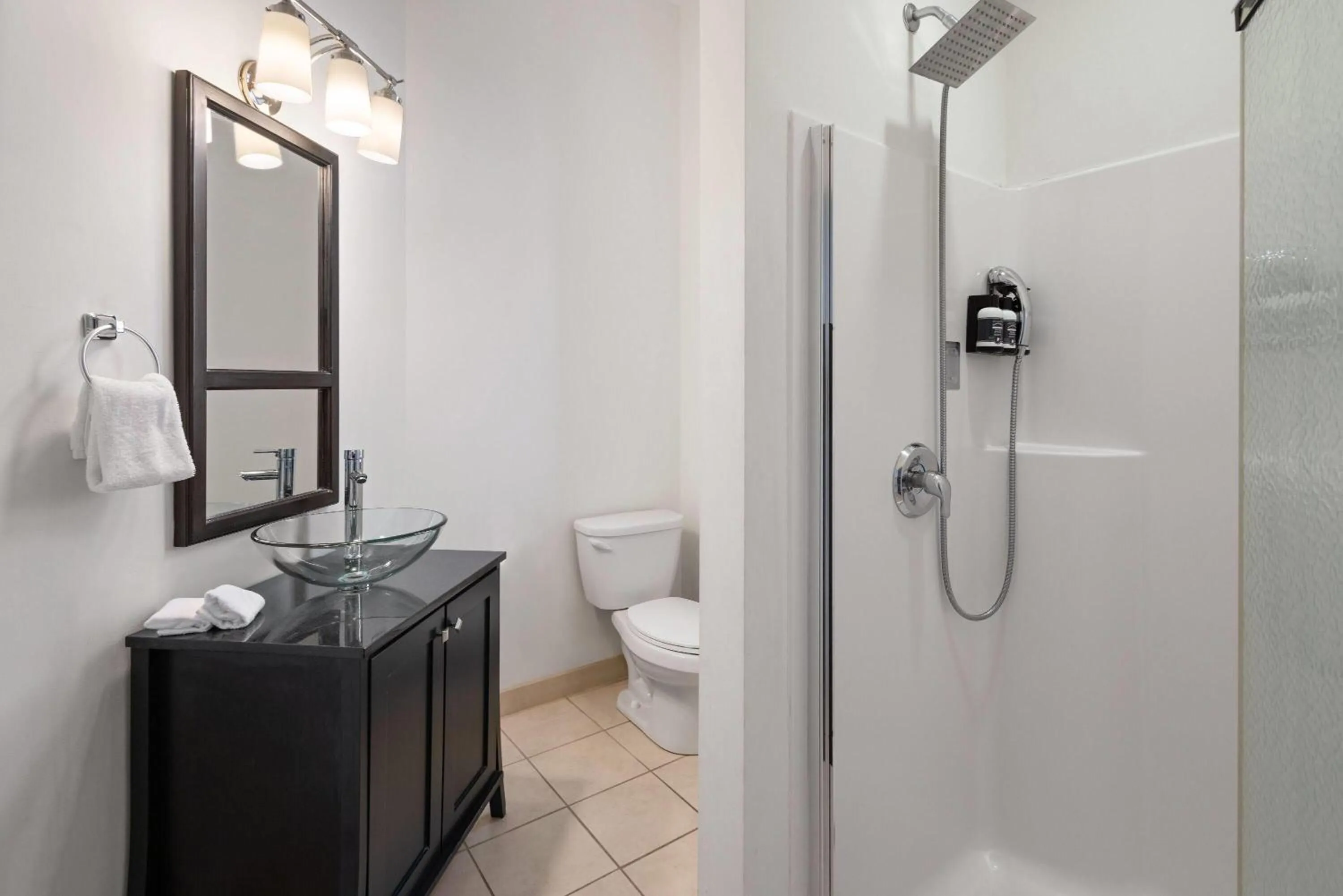 Deluxe Queen Room - Non-Smoking in Hotel Brexton, Trademark Collection by Wyndham