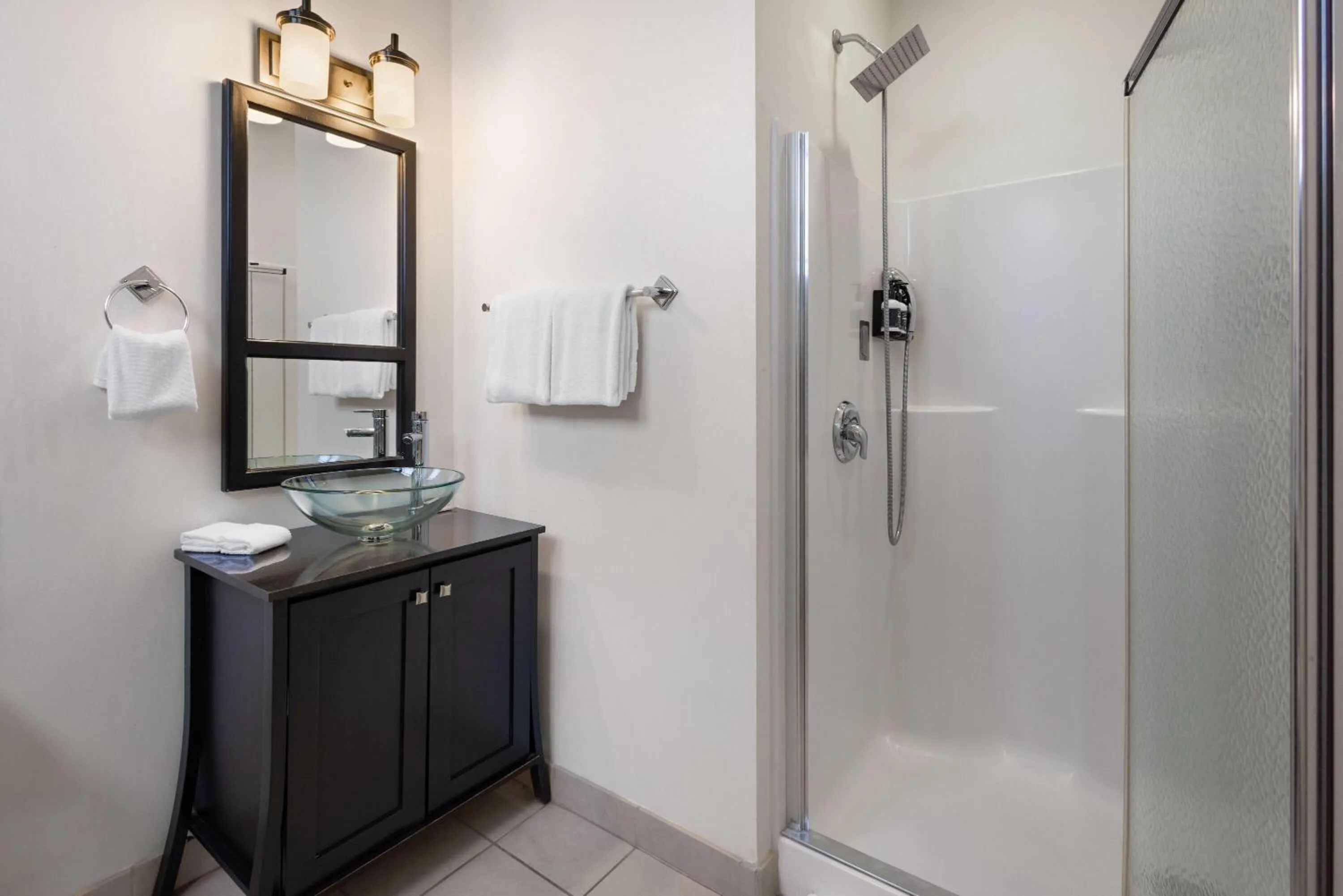 Queen Room - Non-Smoking in Hotel Brexton, Trademark Collection by Wyndham