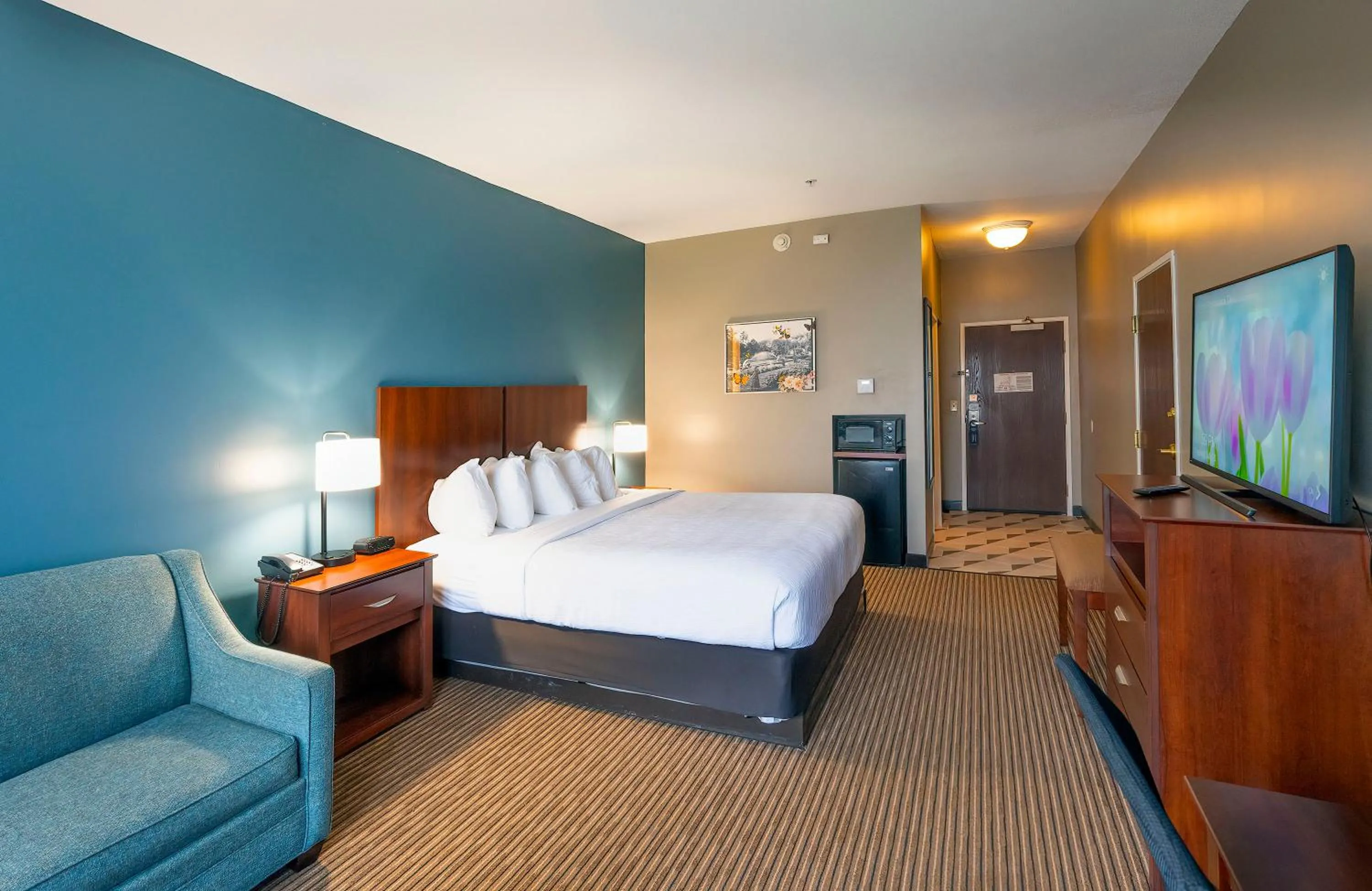 King Room in The Hotel Saratoga, an Ascend Collection Hotel