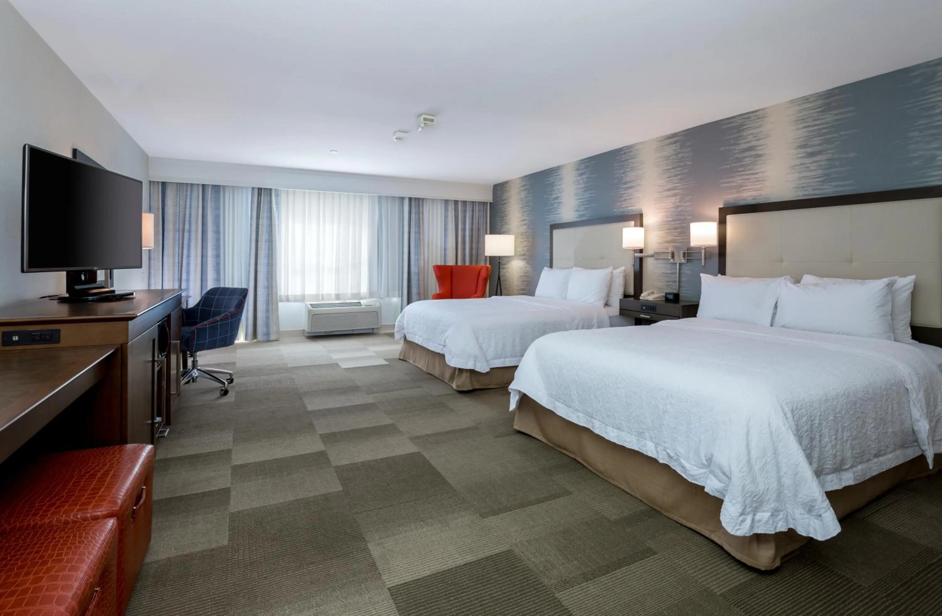 Double Room with Two Queen Beds and Bath Tub - Mobility and Hearing Access in Hampton Inn & Suites San Diego-Poway