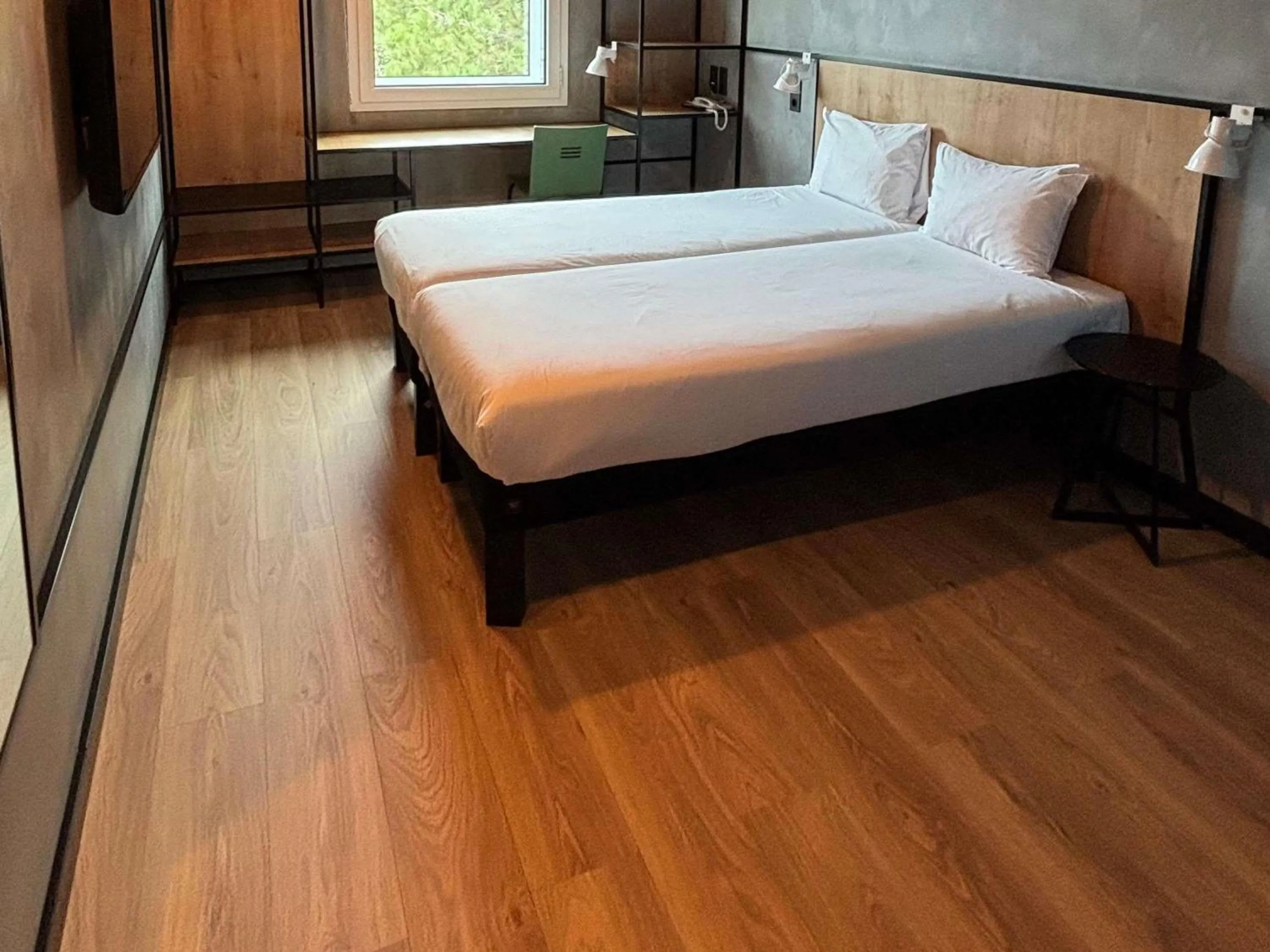 Standard Twin Room in Ibis Montmelo Granollers