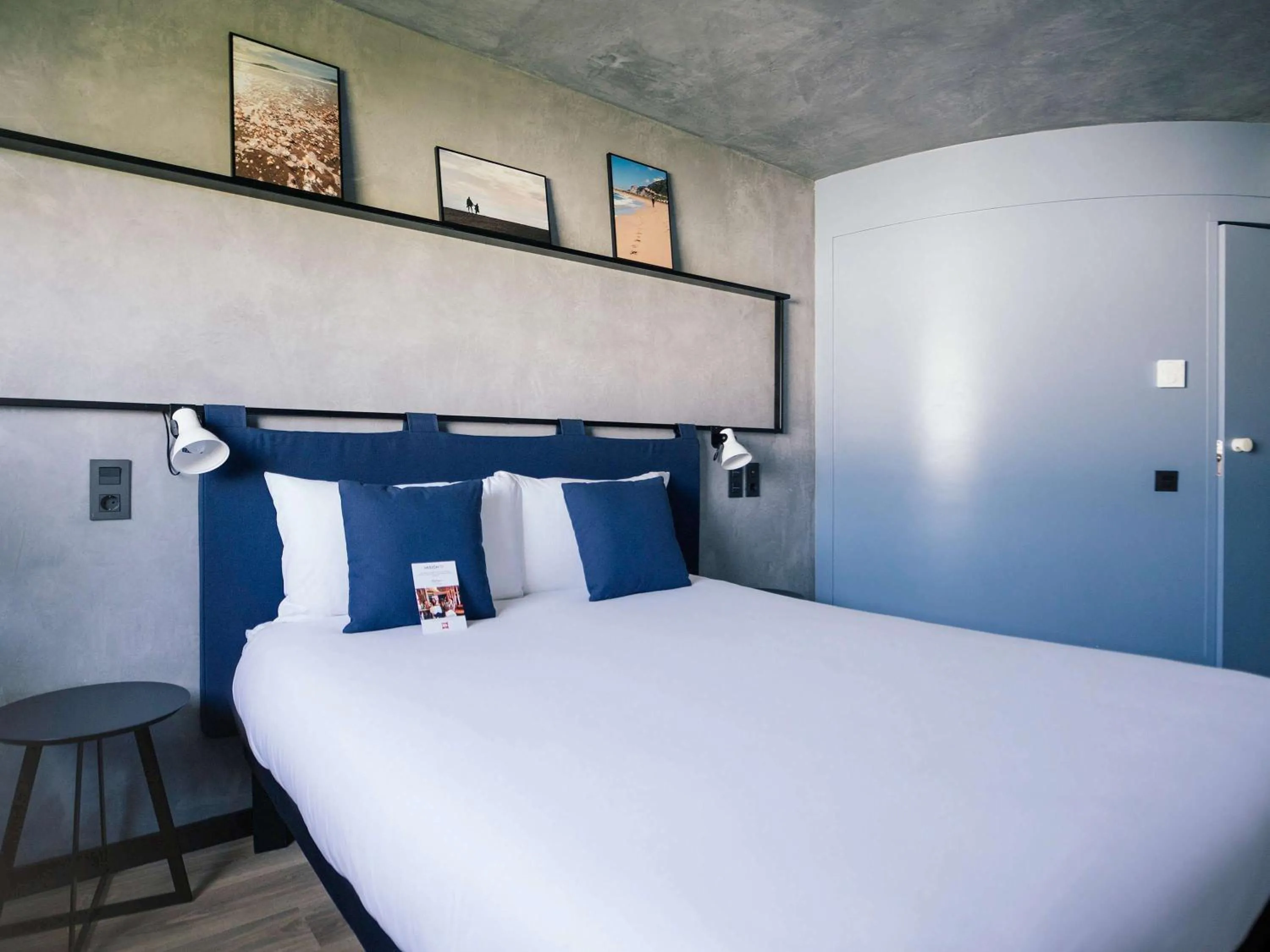 Superior Queen Room in Ibis Barcelona Castelldefels