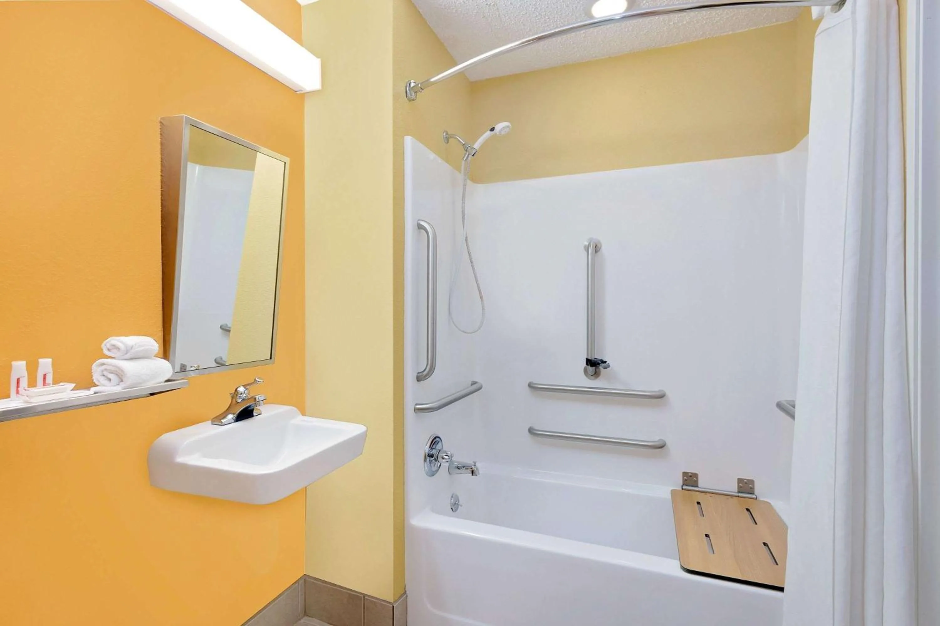 Superior Queen Room - Disability Access - Non-Smoking in Microtel Inn & Suites by Wyndham Princeton