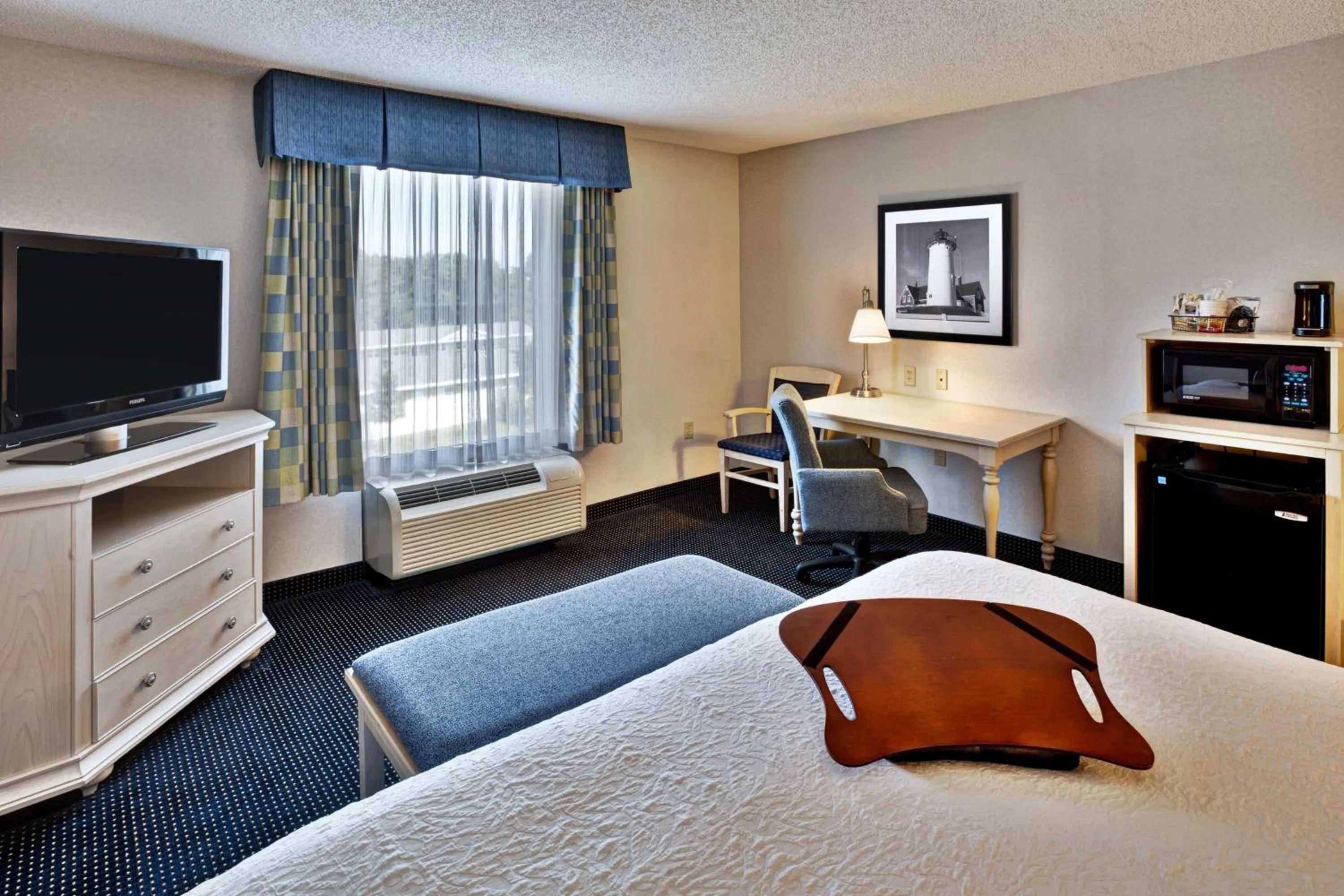 King Room with King Bed - Non-Smoking in Hampton Inn & Suites - Cape Cod / West Yarmouth