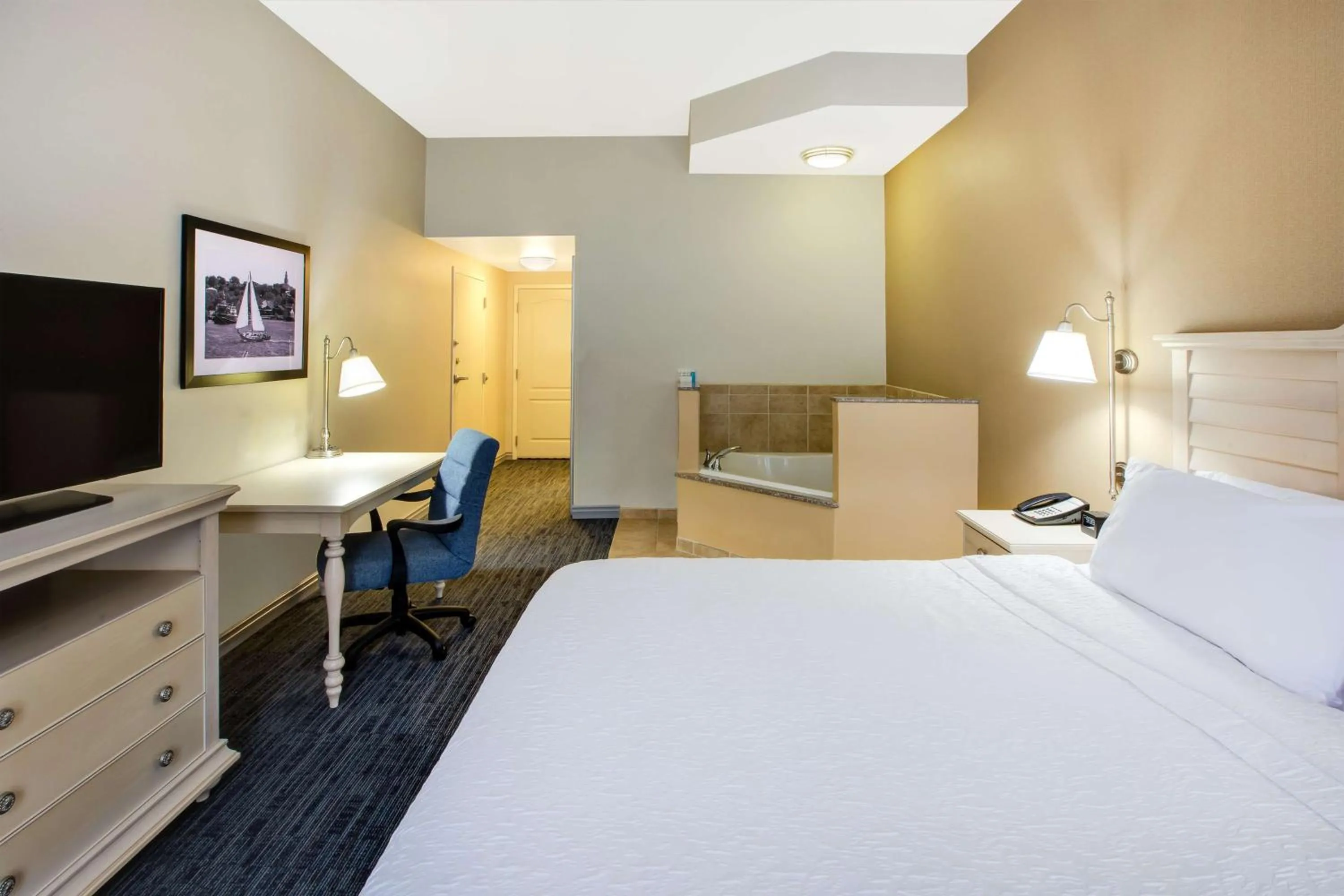 King Studio Suite with Whirlpool - Non-Smoking in Hampton Inn & Suites - Cape Cod / West Yarmouth