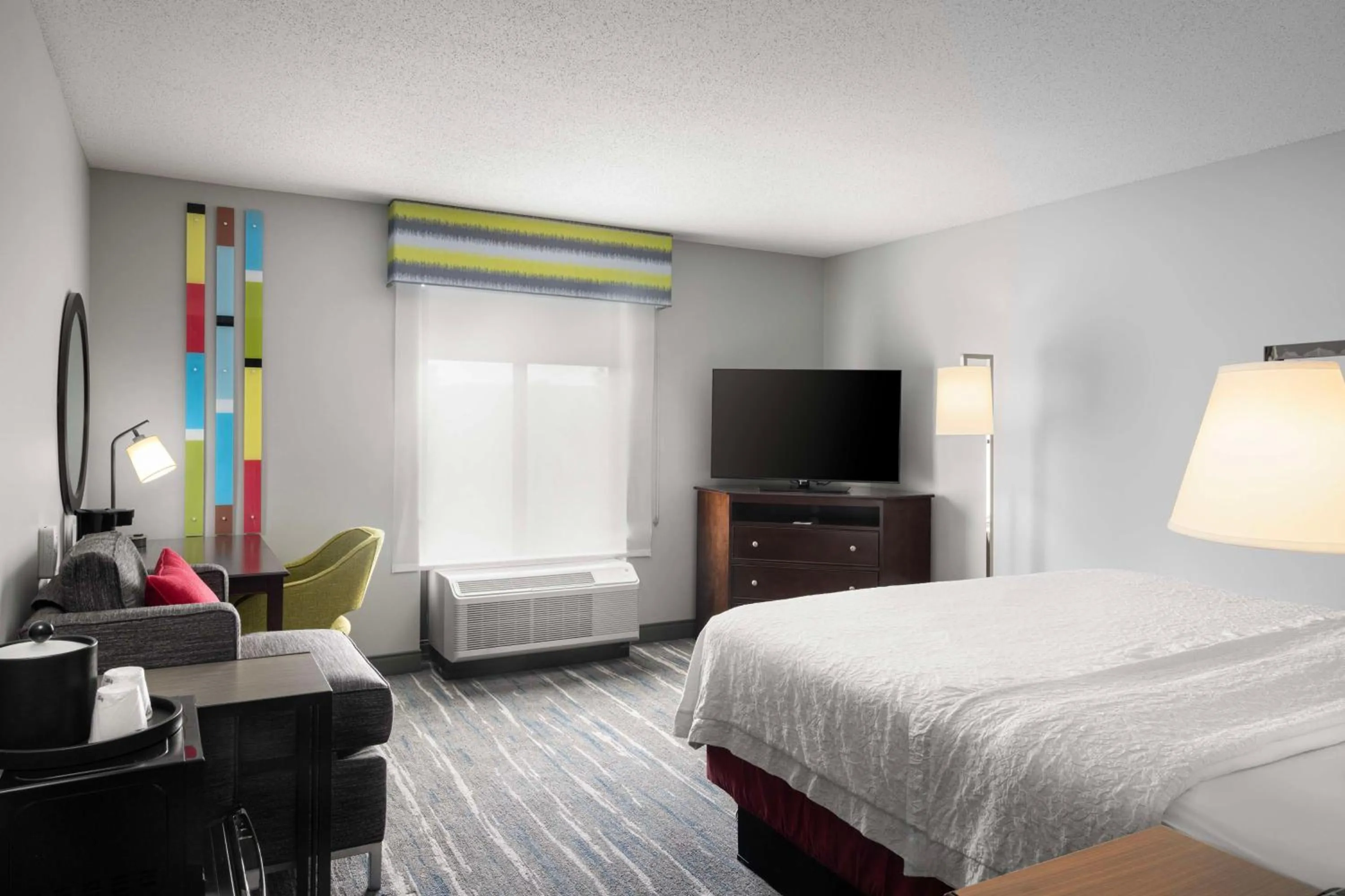 King Room with King Bed - Non-Smoking in Hampton Inn & Suites Birmingham/280 East-Eagle Point