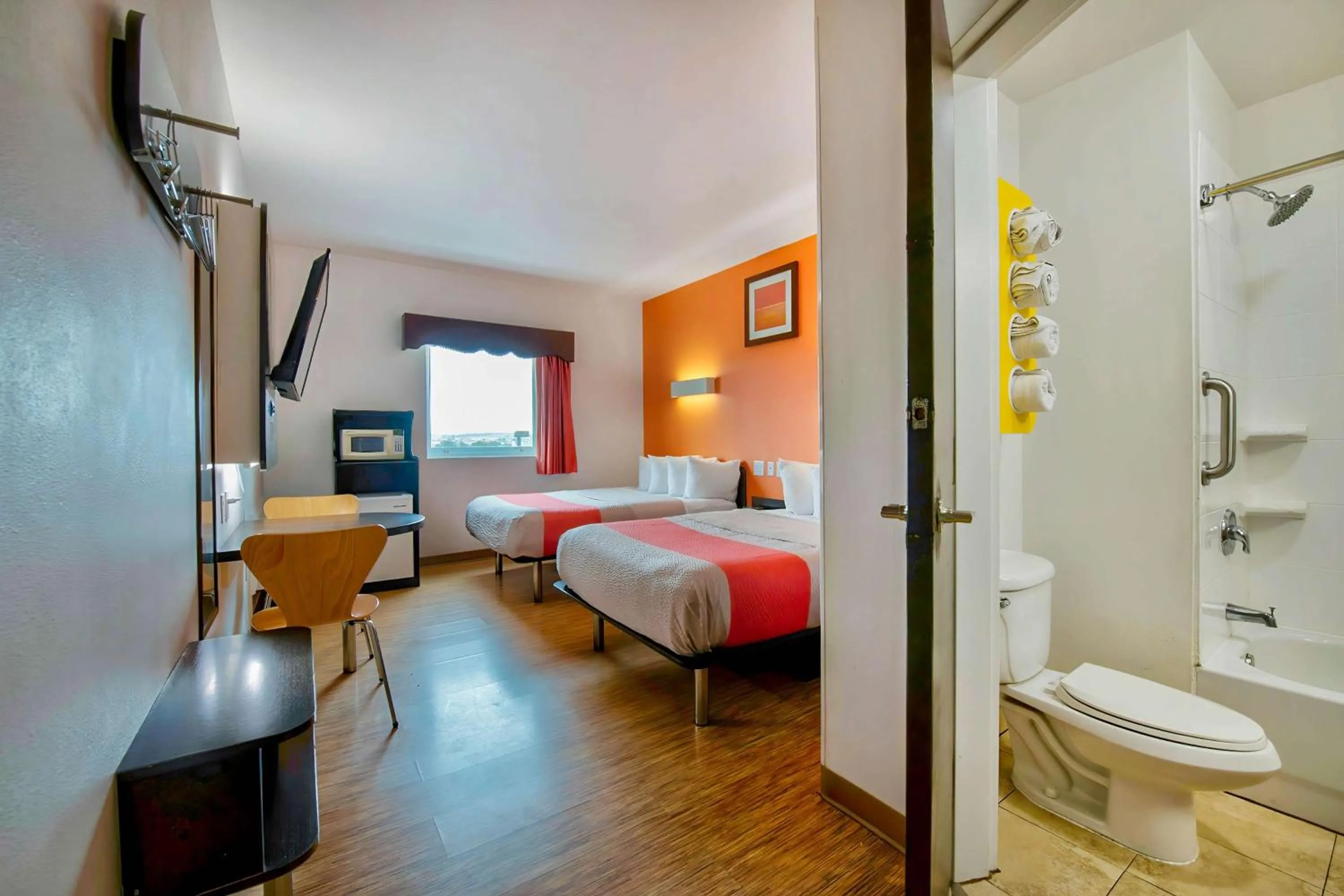 Quadruple Room - Non-Smoking in Motel 6-Eagle Pass, TX - Lakeside