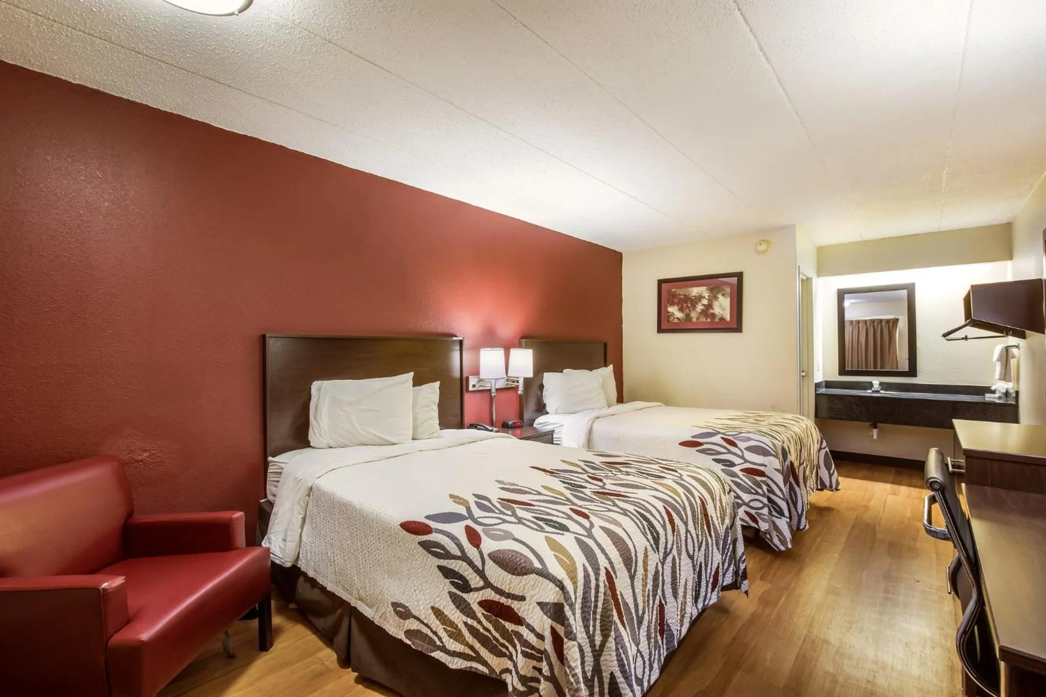 Standard Room with Two Double Beds Non-Smoking in Red Roof Inn Saginaw – Frankenmuth
