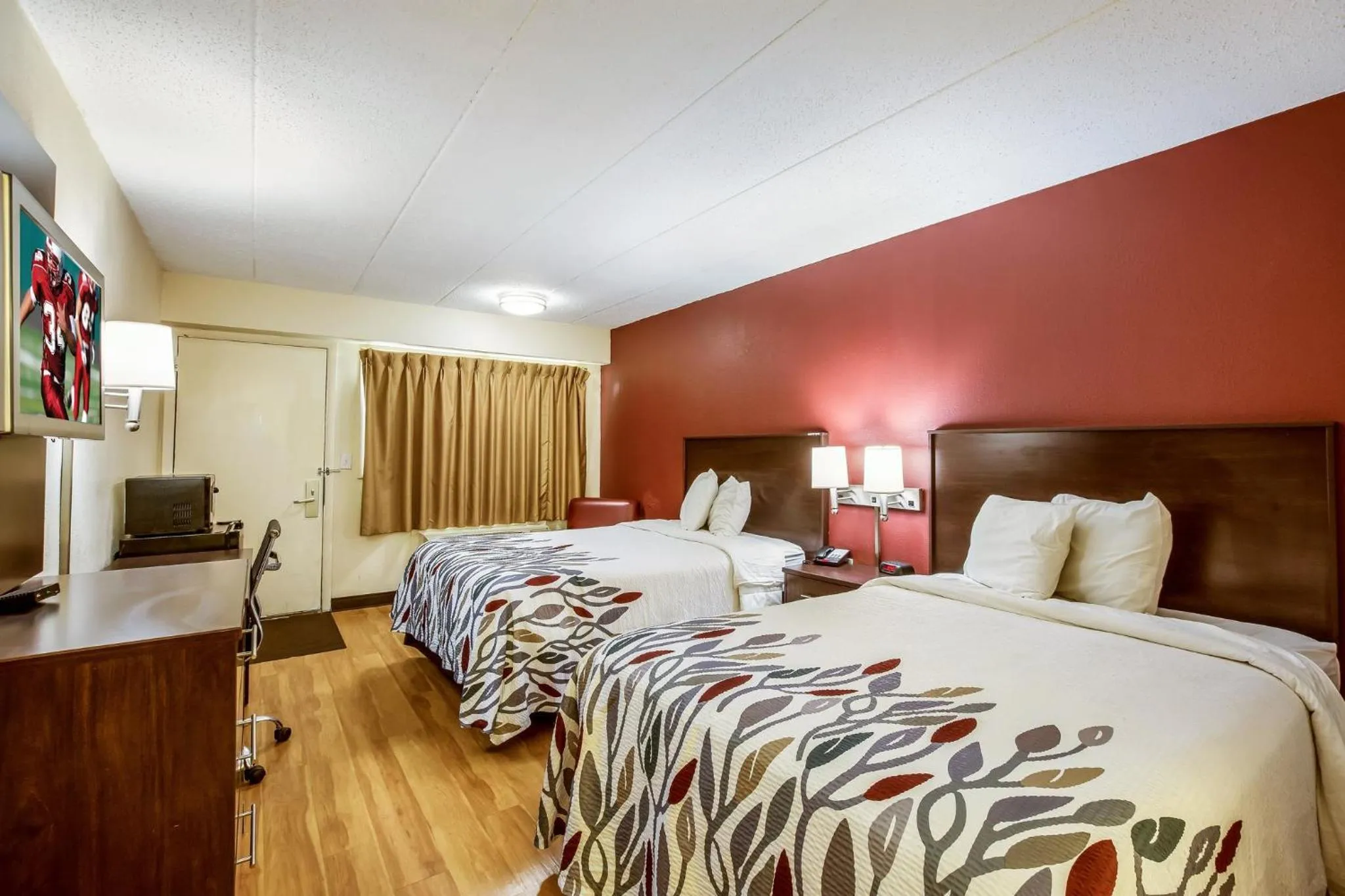 Superior Room with Two Double Beds Non-Smoking in Red Roof Inn Saginaw – Frankenmuth