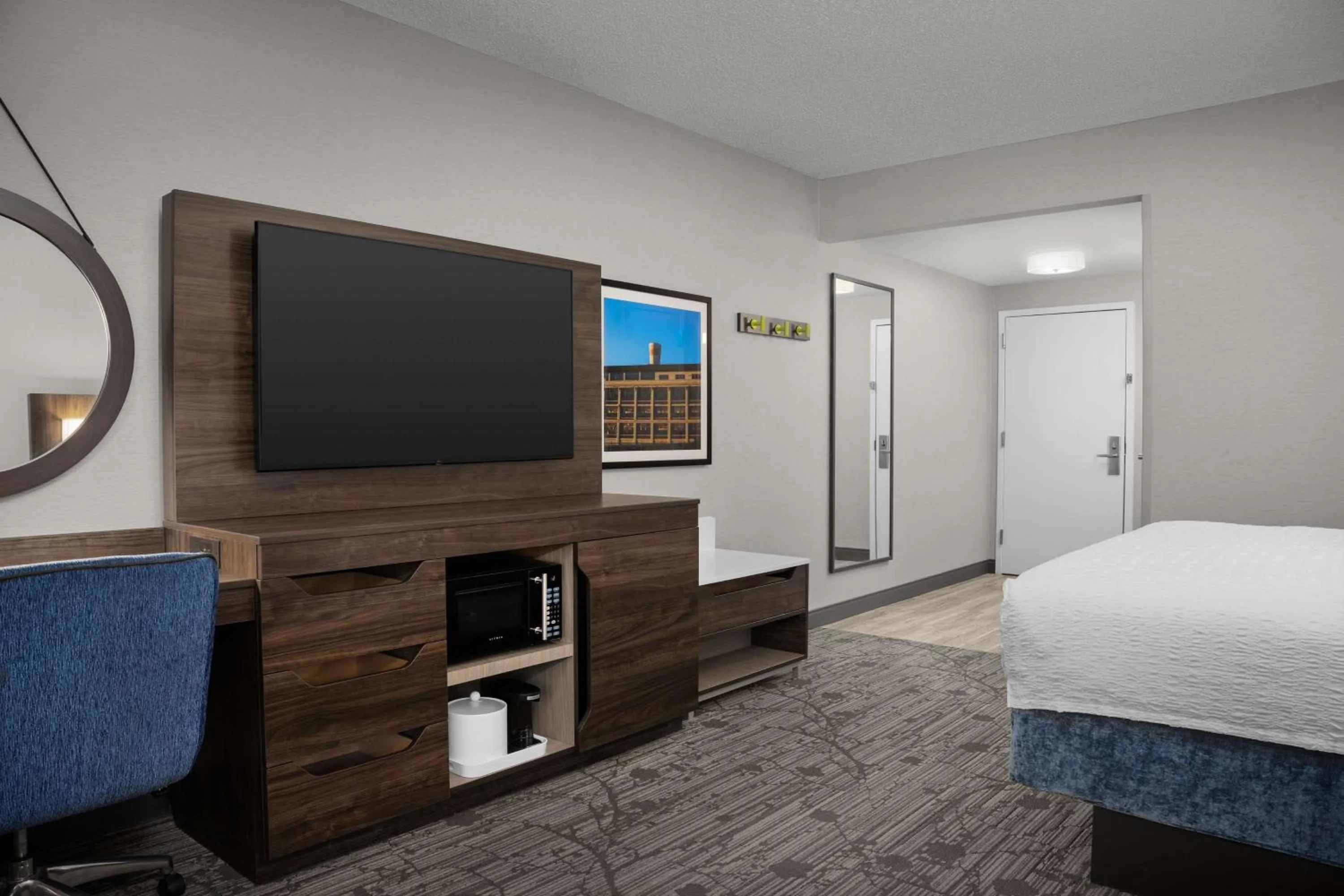 Queen Room with Sofa Bed - Non-Smoking in Hampton Inn Easton