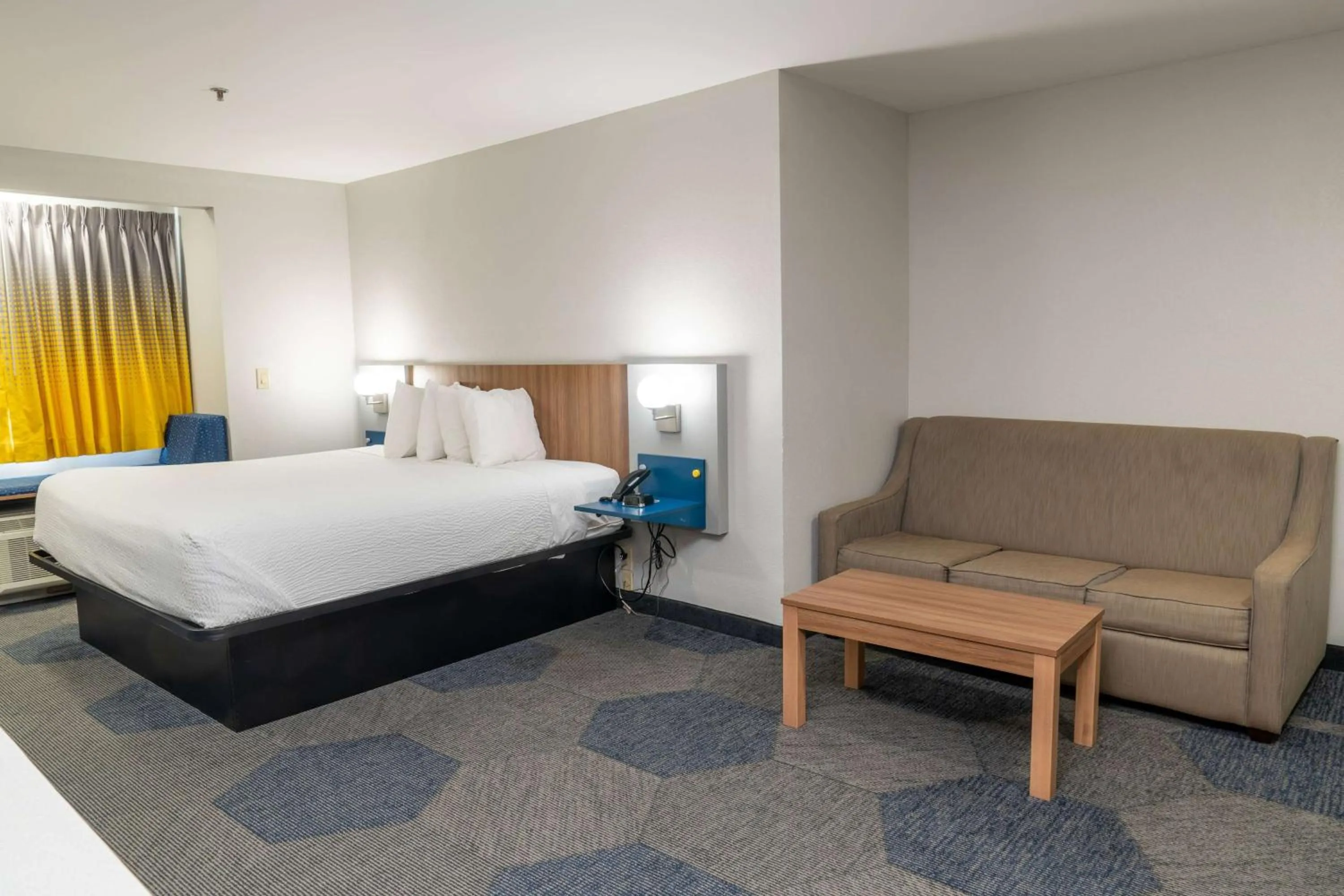 King Studio Suite - Mobility Access/Non-Smoking in Microtel Inn & Suites by Wyndham Pigeon Forge