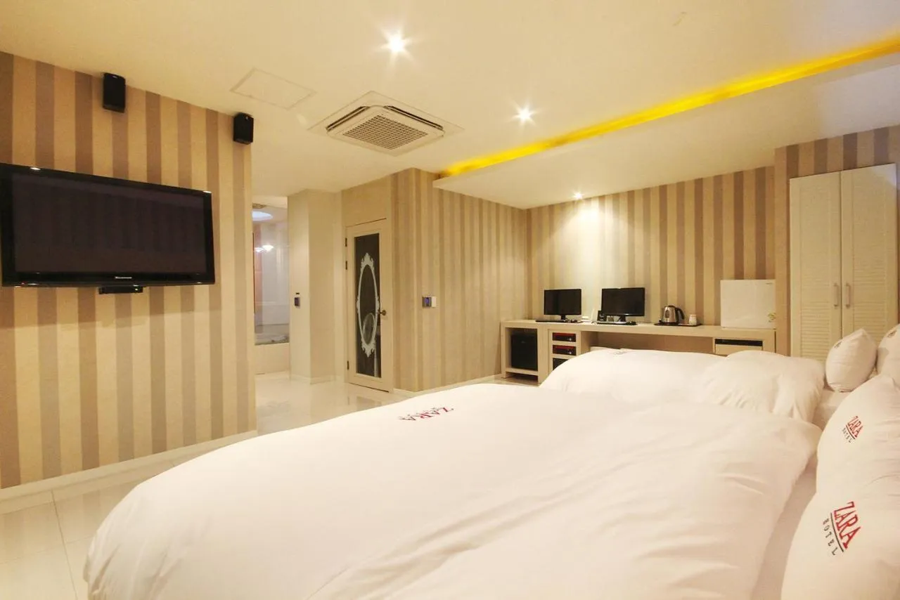 Deluxe Twin Room in Hotel Zara
