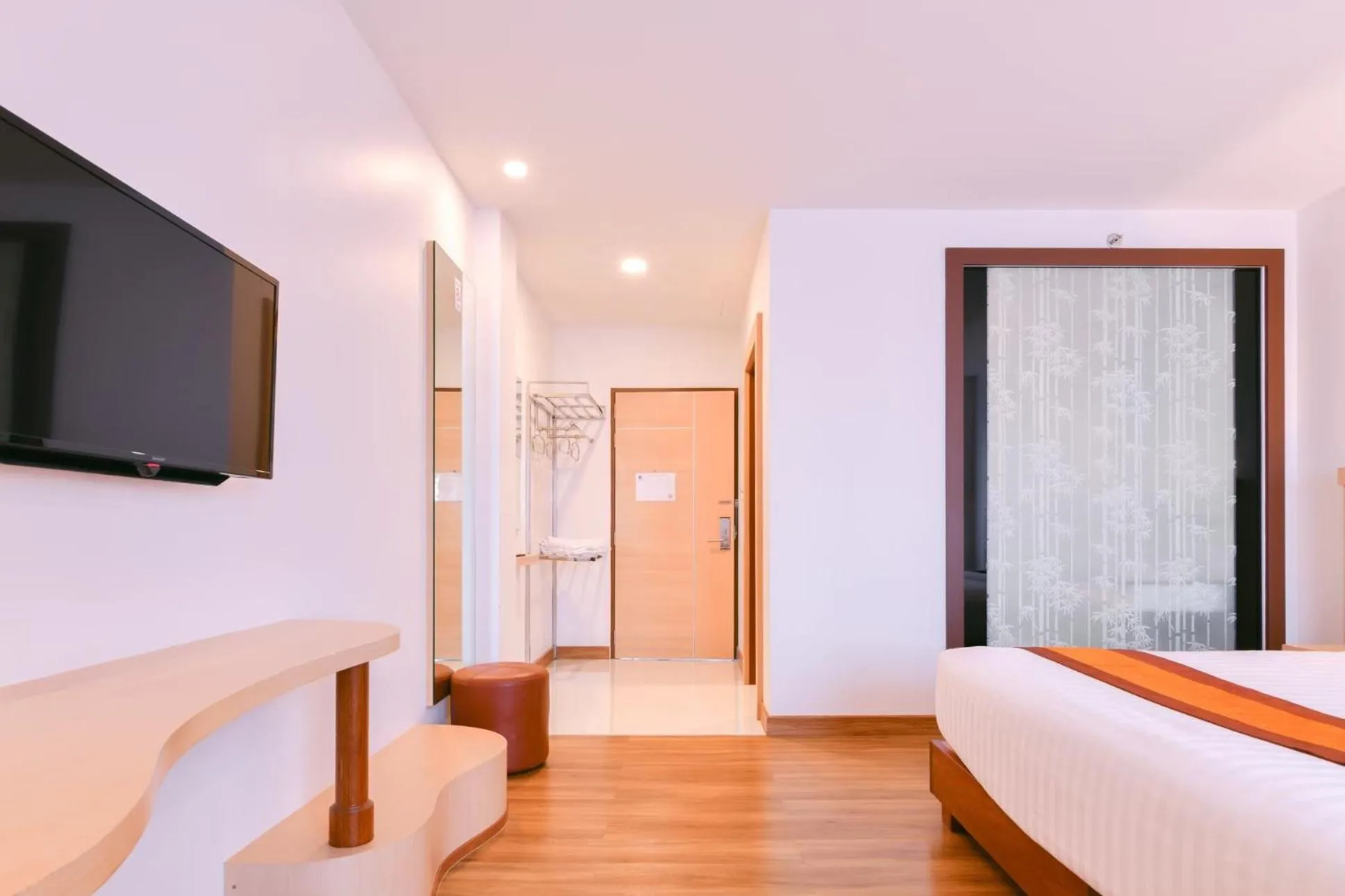 Deluxe Twin Room in Marlin Hotel