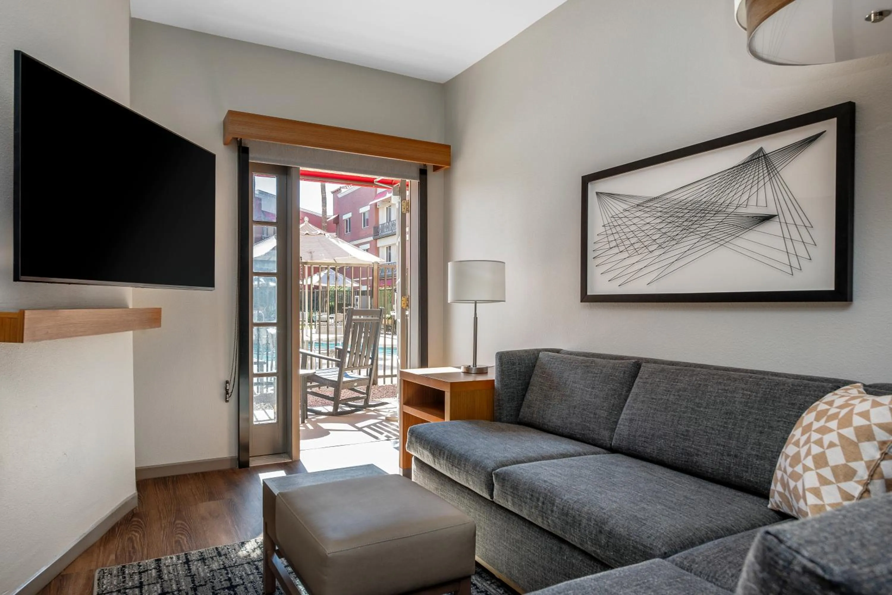 King Room with Patio and Sofa Bed in Hyatt Place Phoenix Chandler - Fashion Center