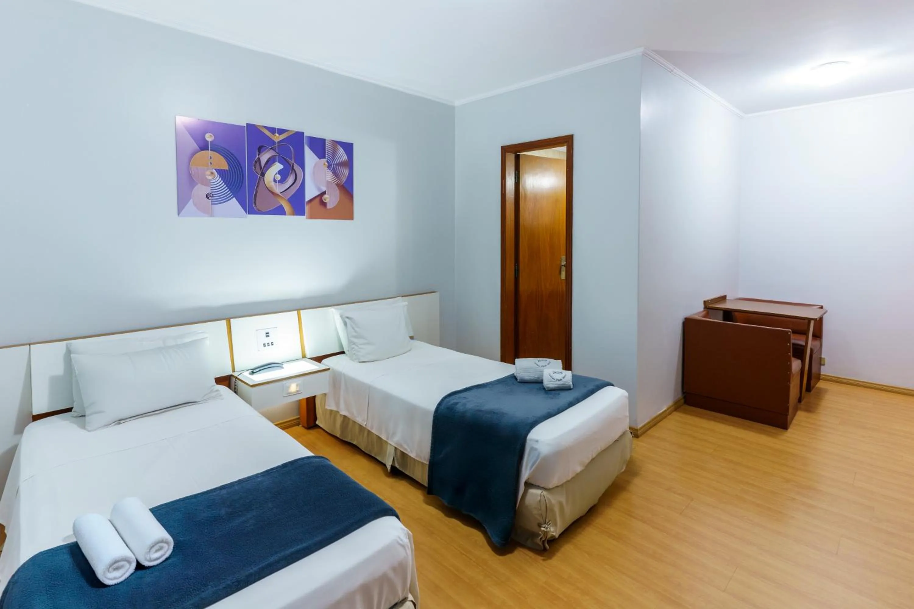 Standard Suite in Carillon Plaza Hotel