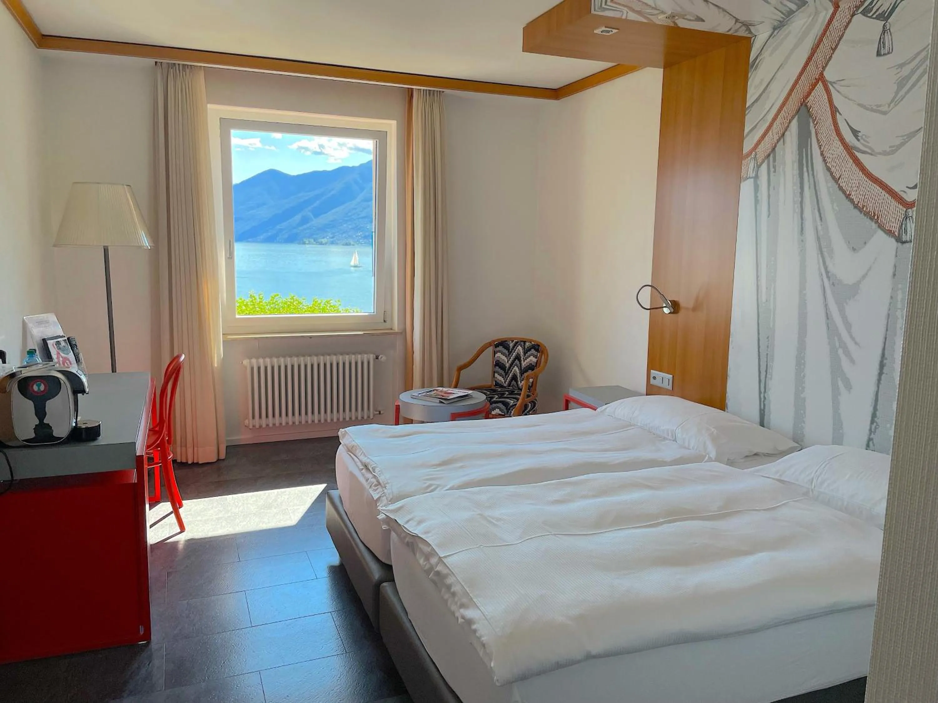 Twin Room with Lake View in Albergo Carcani by Ketty & Tommy