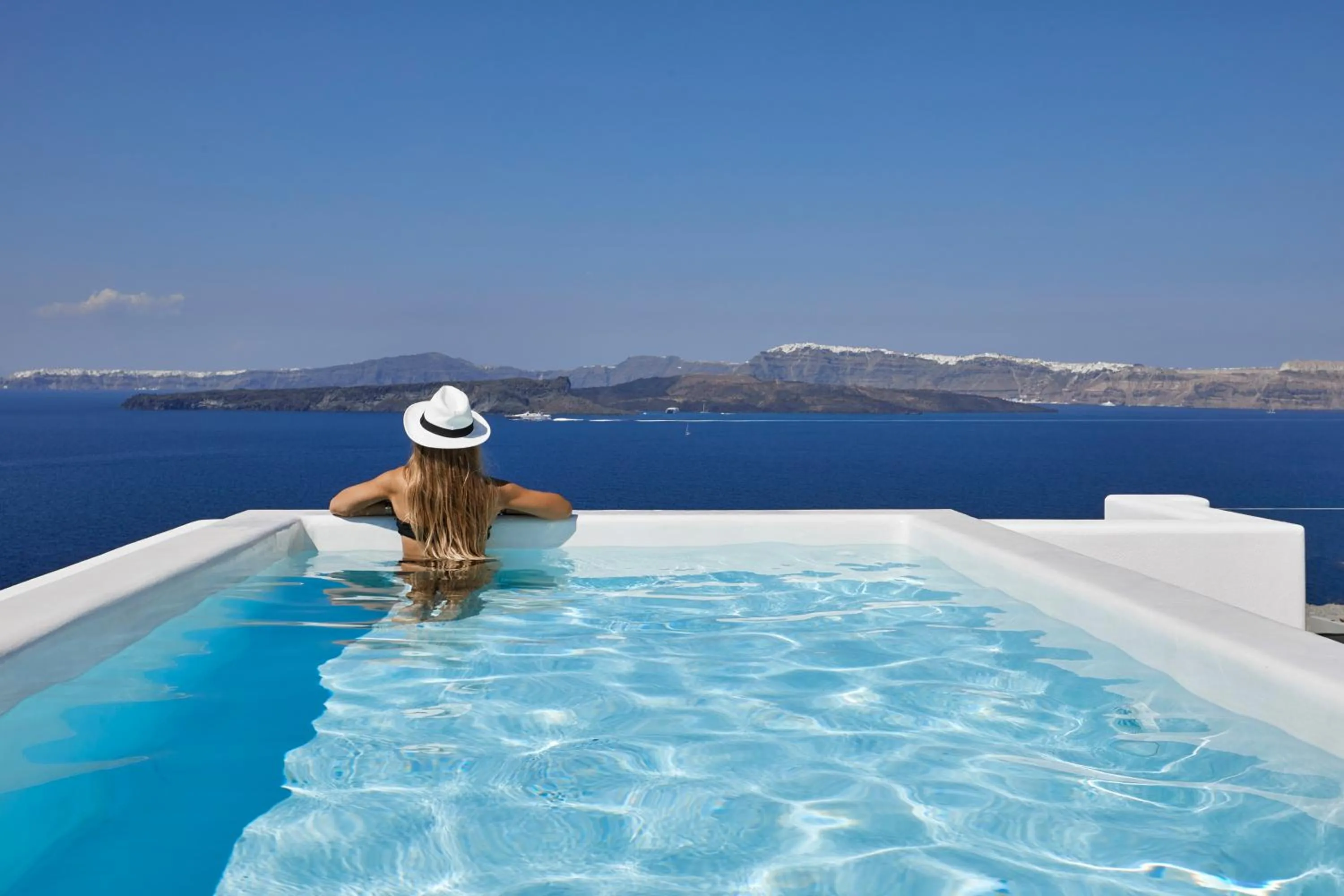 Prestige Suite with Infinity Heated Private Pool in Phos The Boutique