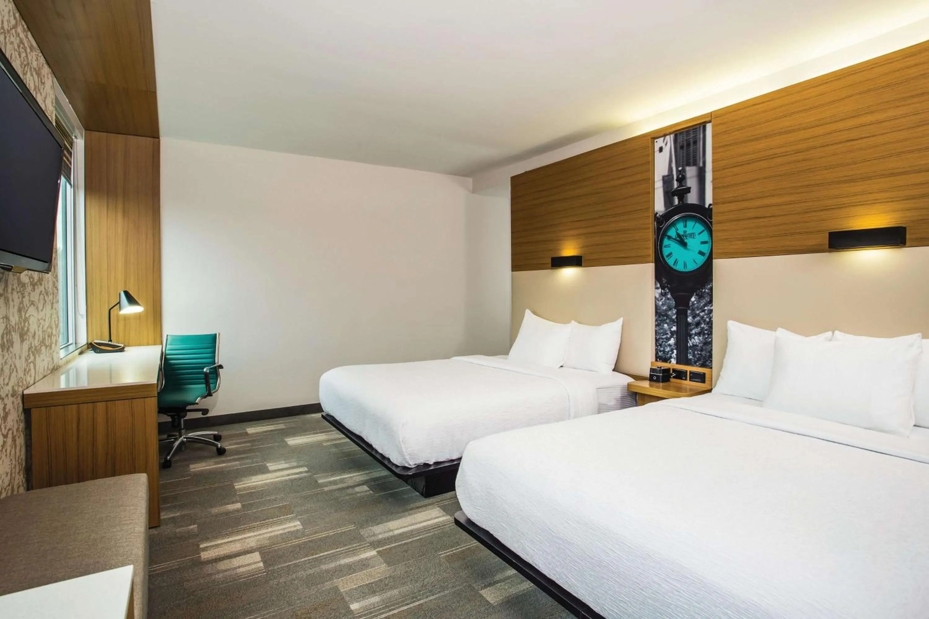 Queen Room with Two Queen Beds in La Quinta by Wyndham Winchester