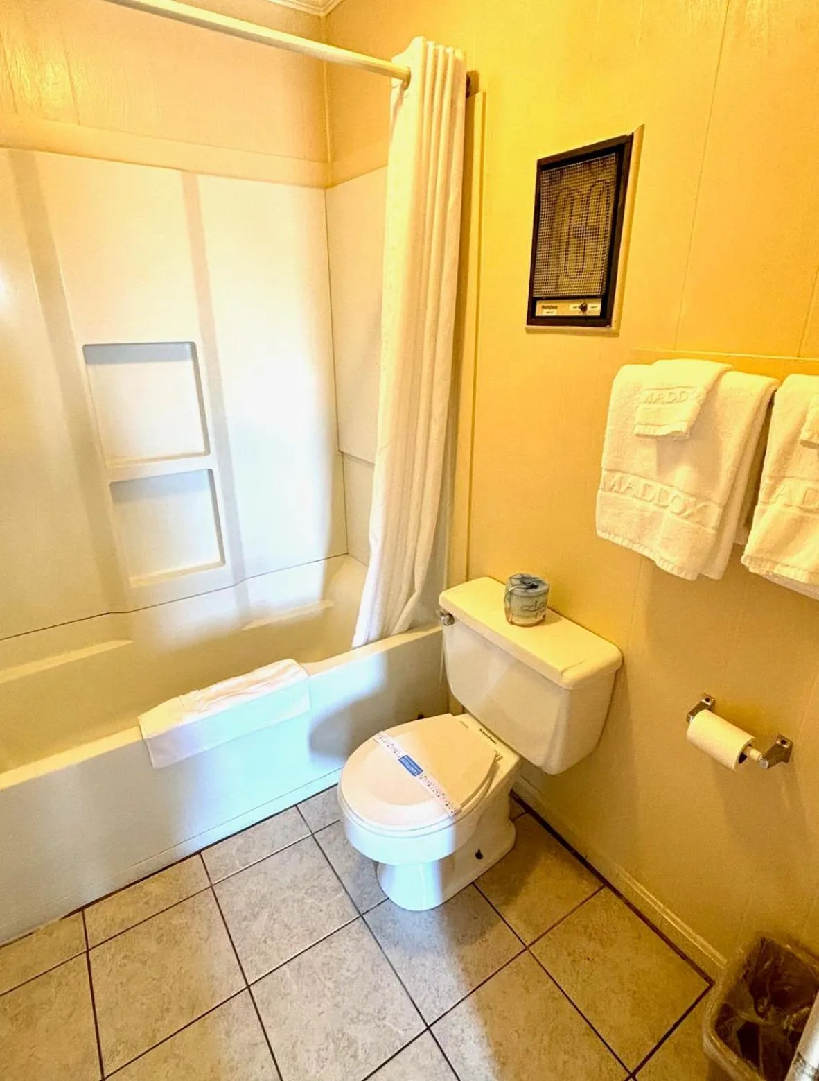 Double Room with Two Double Beds Non-Smoking in Americas Best Value Inn Chincoteague
