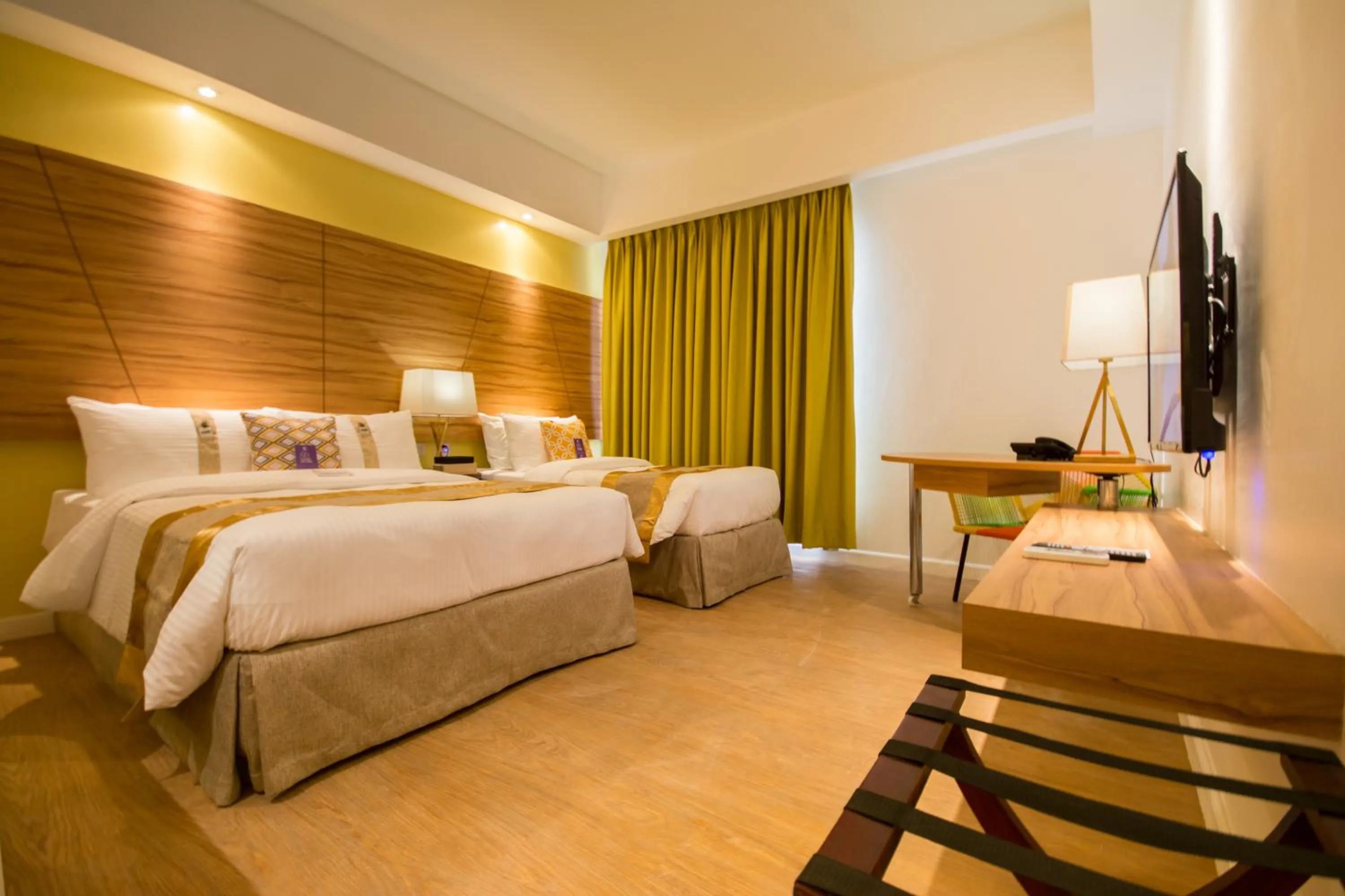 Superior Twin Room in Ferra Hotel and Garden Suites