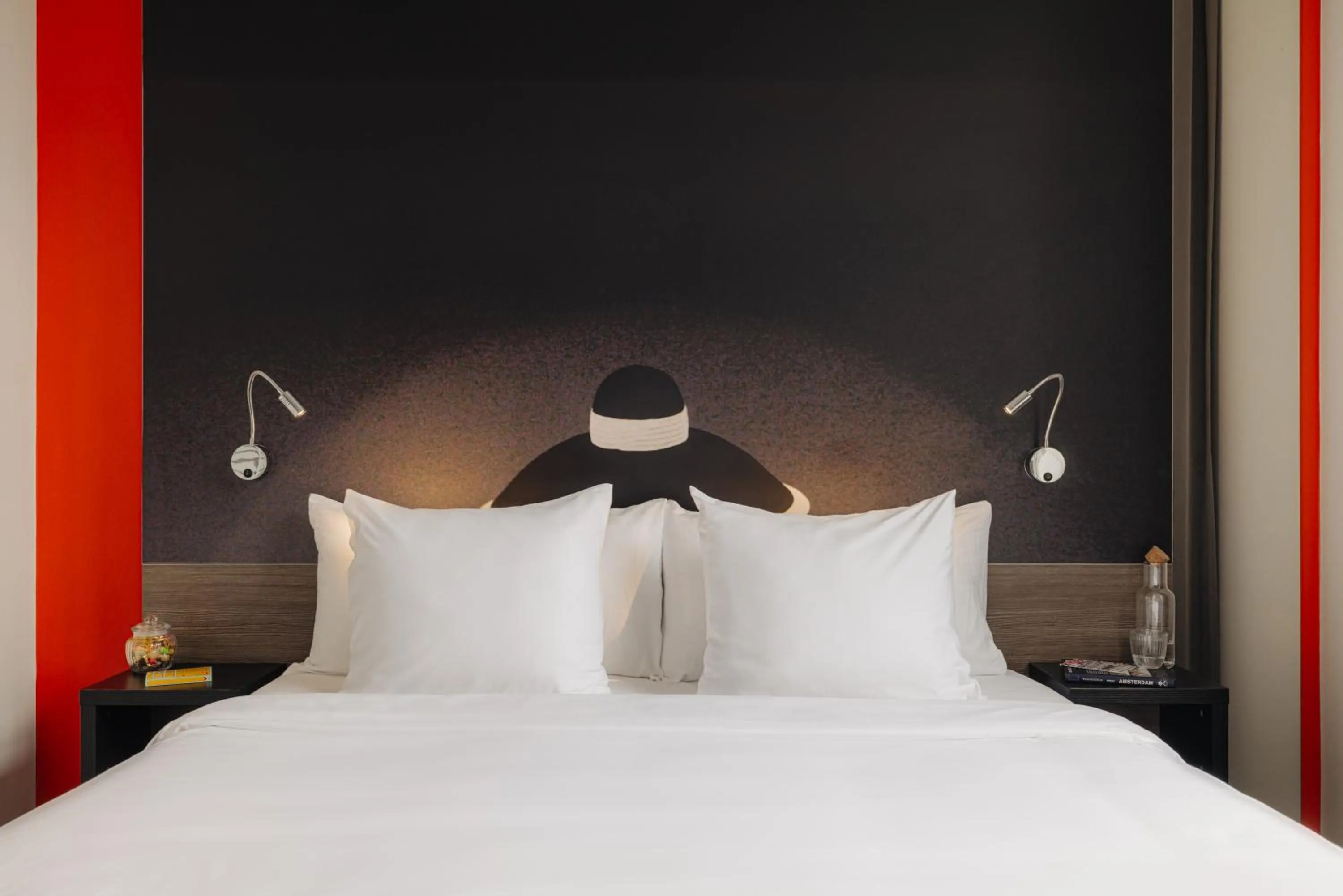 Family Room 1 King Bed 1 Sofabed in The Manor Amsterdam