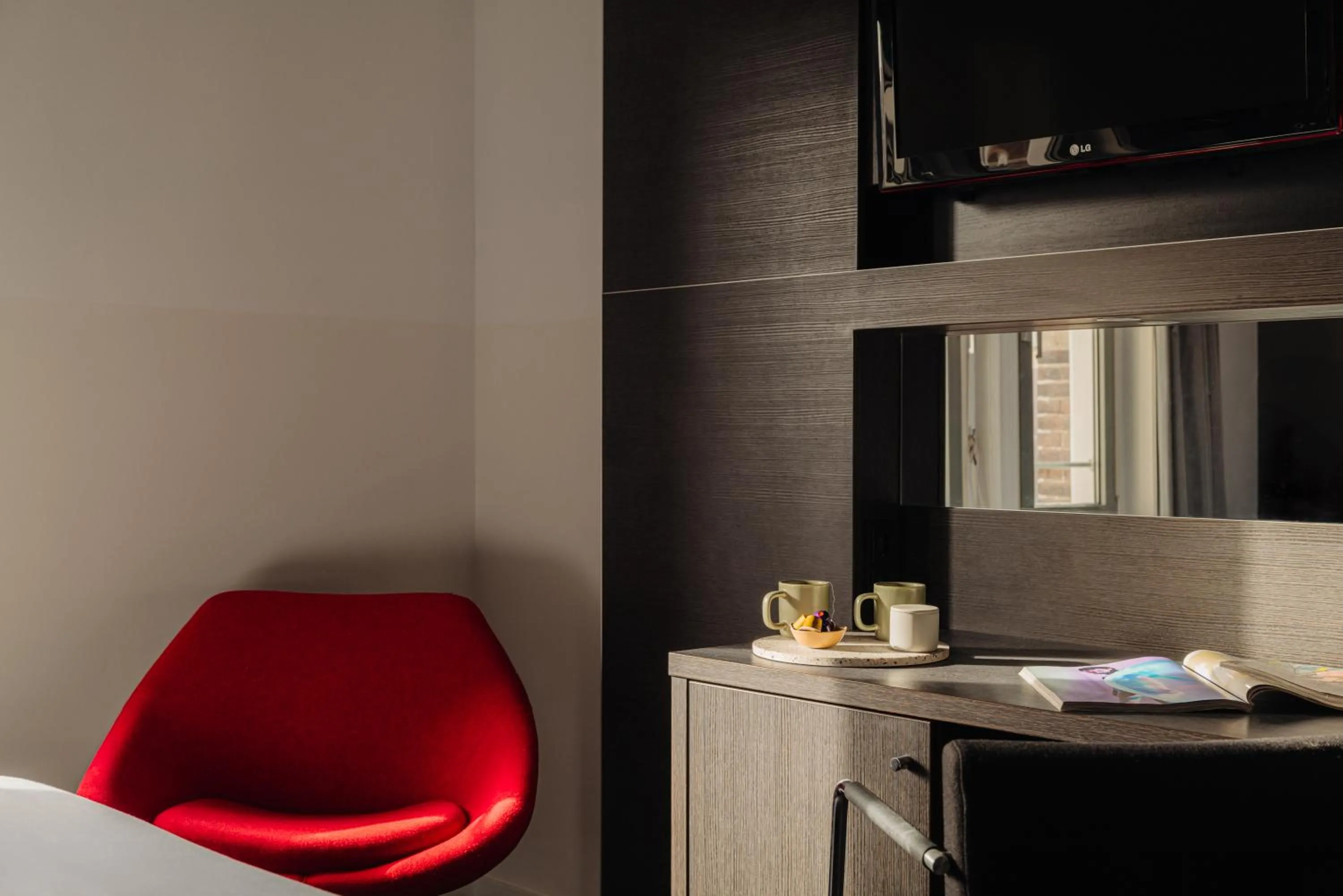 Superior Room 1 King Bed with Balcony in The Manor Amsterdam