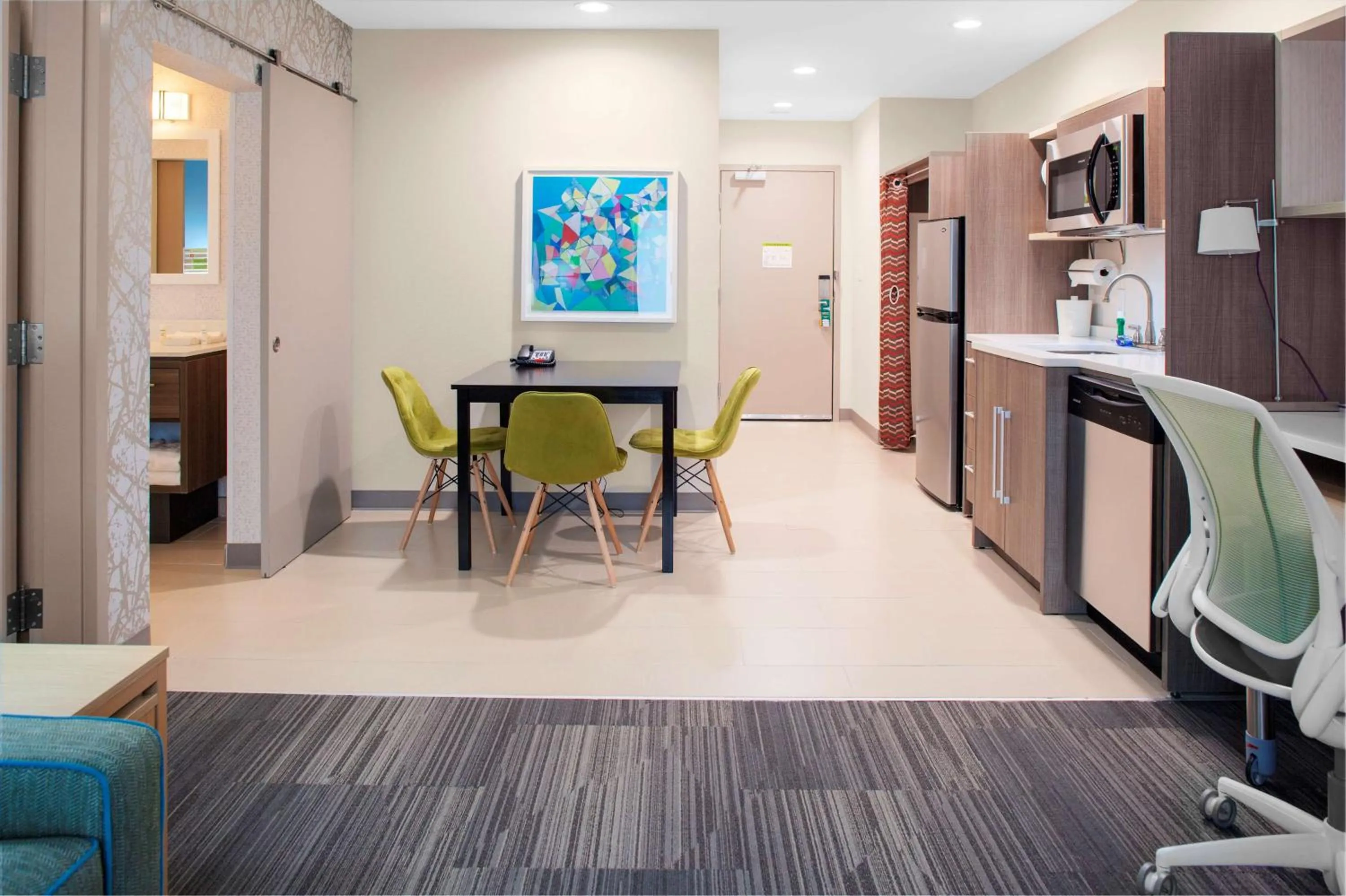 Queen Suite - Hearing Access/Non-Smoking in Home2 Suites By Hilton Lake Charles